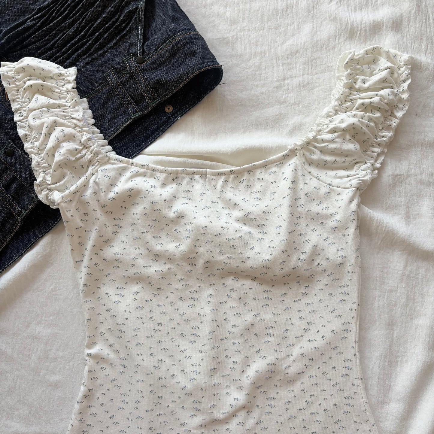 WILDFLOWER TOP IN WHITE (Bust : 30-34, Upper Waist : 24-28)