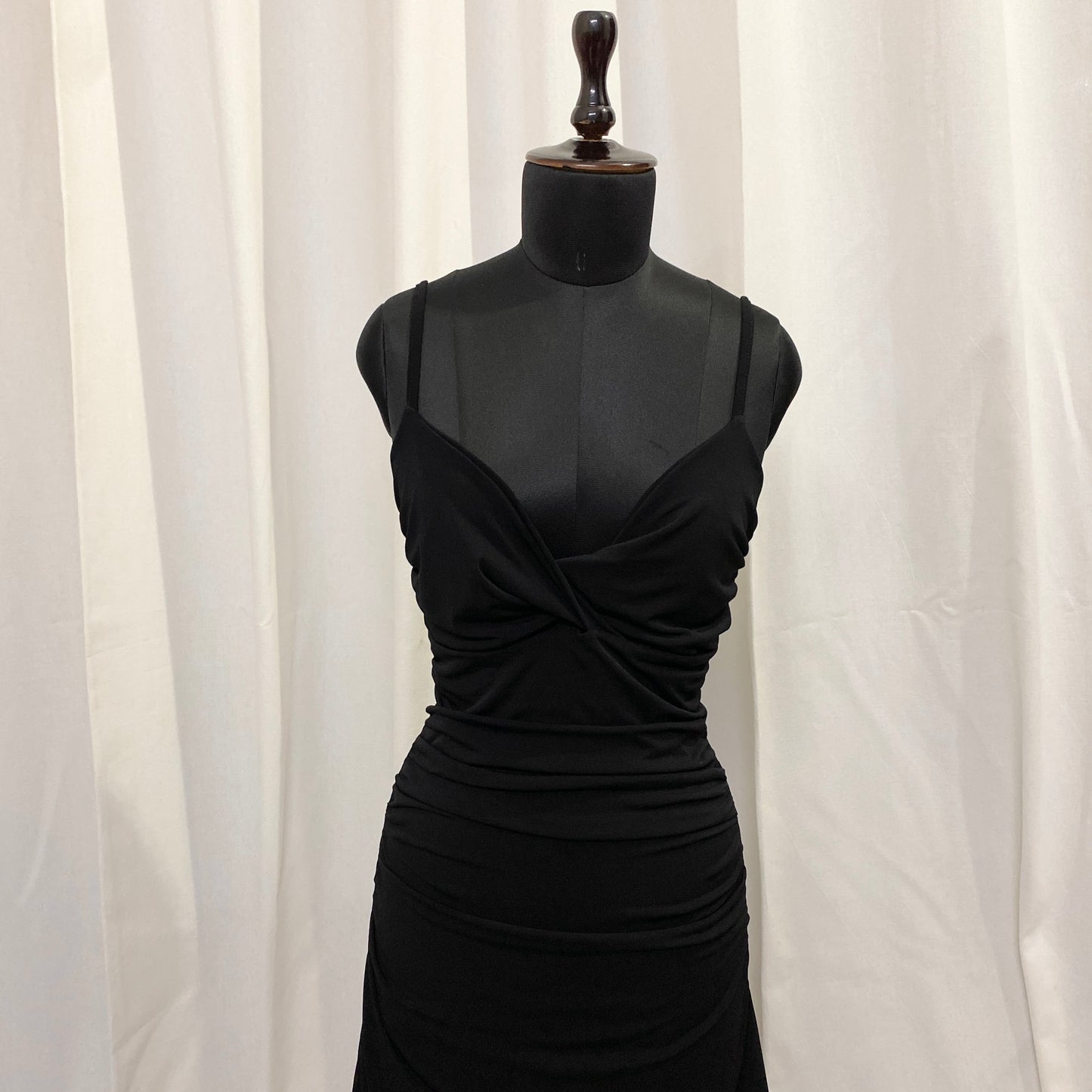BLACK SCULPT DRESS (Bust : 34-36, Upper Waist : 26-34)