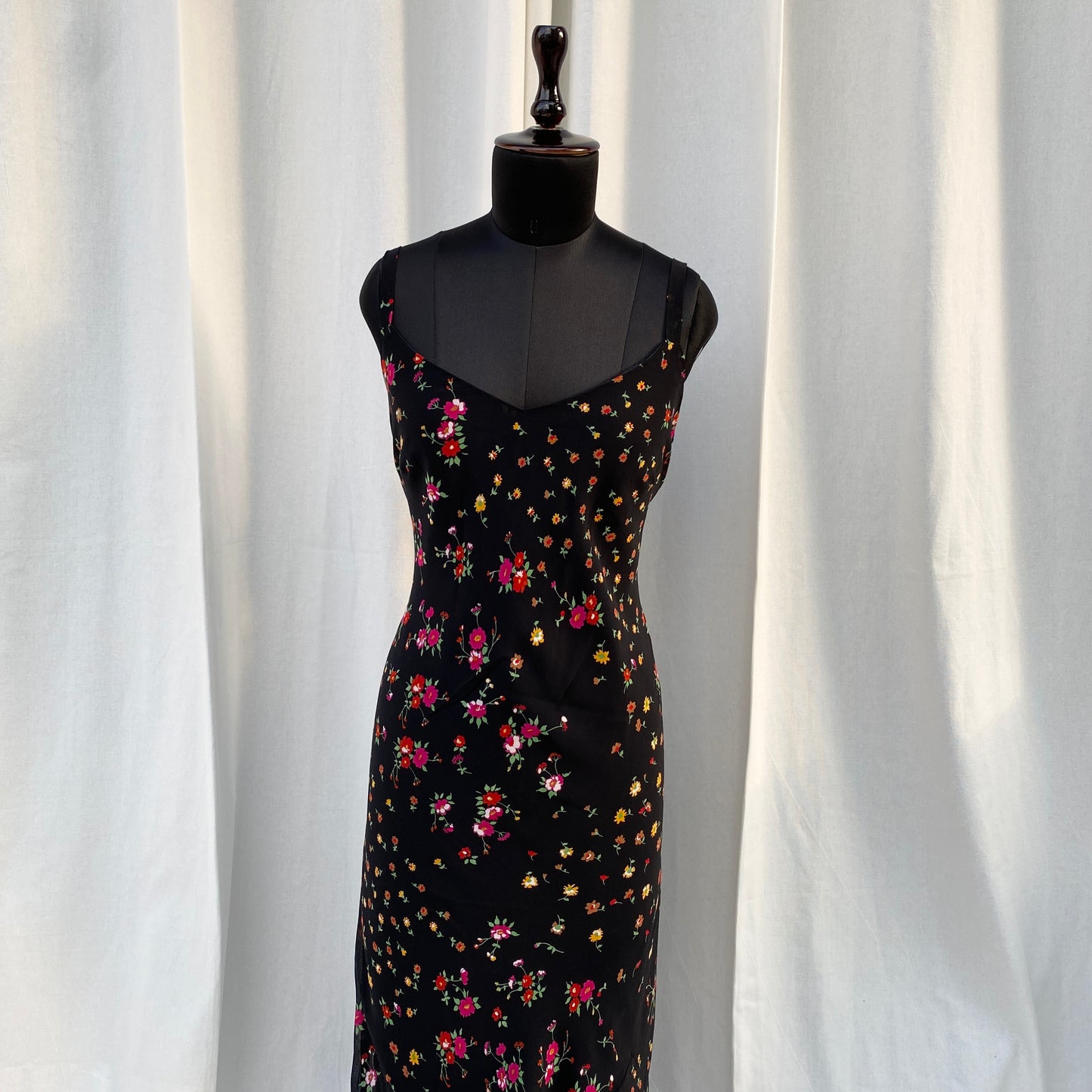 BLACK FLORAL MAXI DRESS (Bust : 38-42, Upper Waist : 34-38)