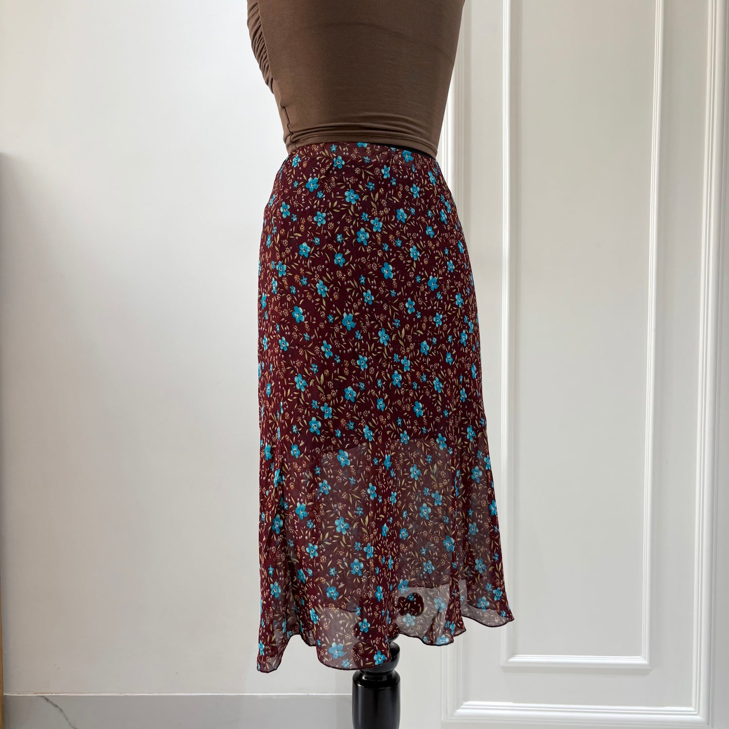 MAROON FLORAL SKIRT (Waist : 24-28)