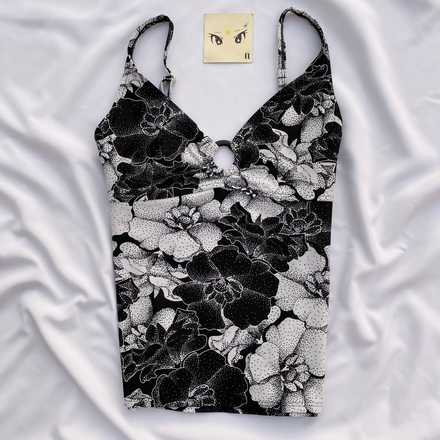 BLACK FLORAL TOP (BUST : 34-36)