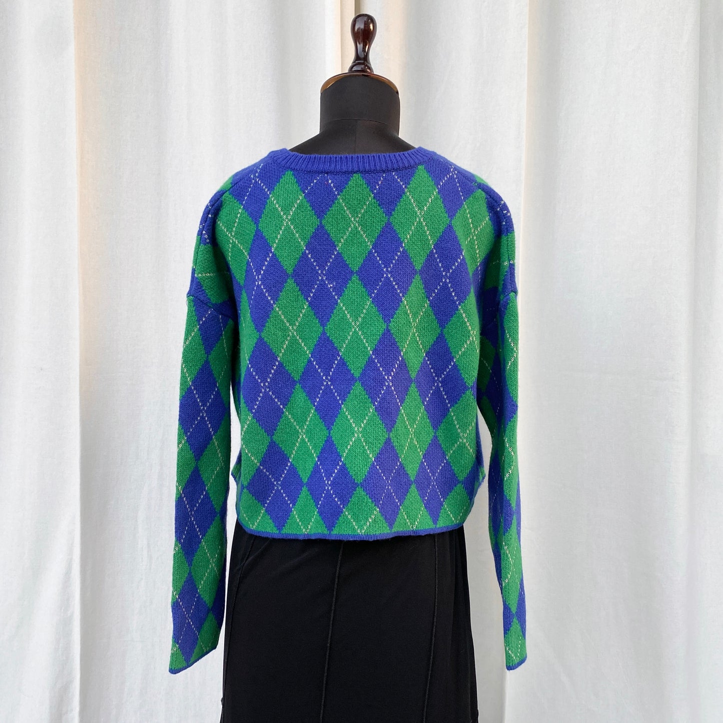 ARGYLE CARDIGAN (Bust : 46, Length : 18)