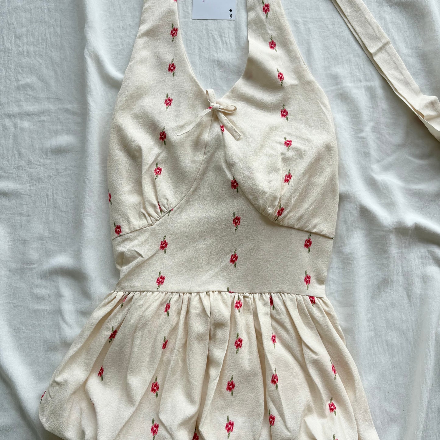 CREAM FLORAL BUBBLE TOP (Bust : 34-36, Upper Waist : 26-32)