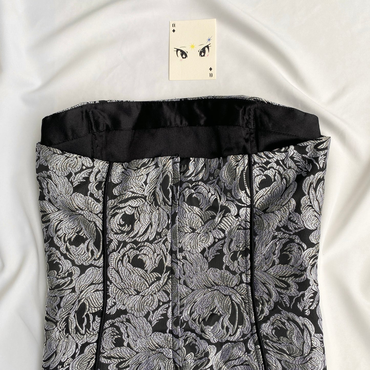 GREY ROSES JACQUARD CORSET (Bust : 32-34, Upper Waist : 28-30)