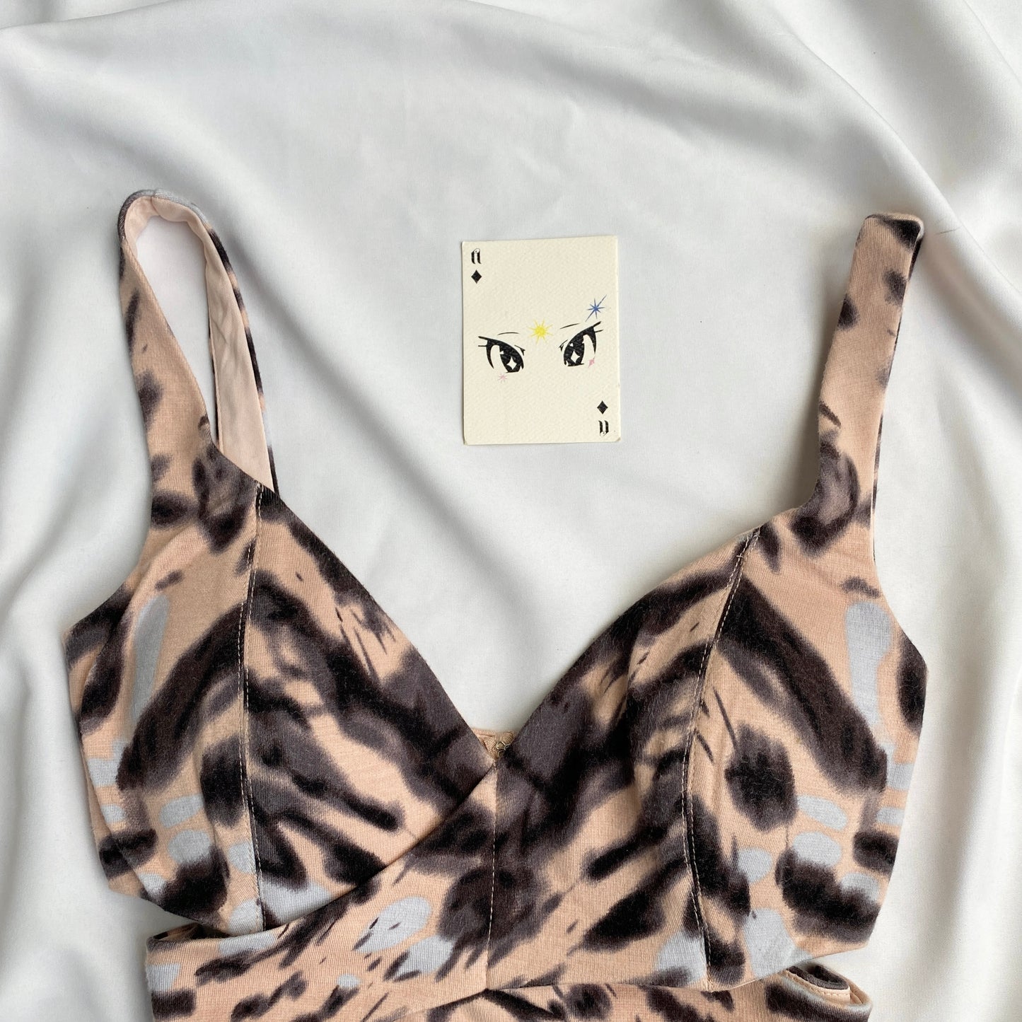 CUT OUT BUSTIER TOP (Bust : 30-34, Upper Waist : 23-28)