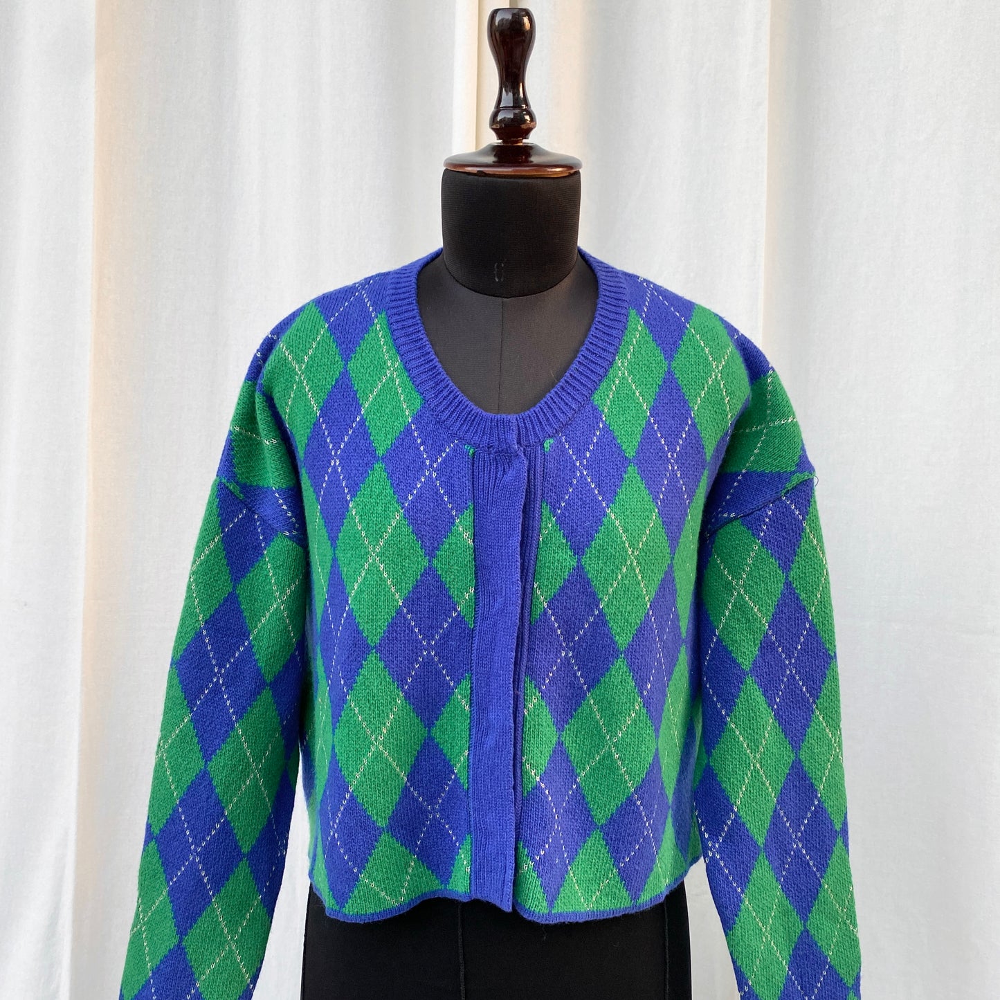 ARGYLE CARDIGAN (Bust : 46, Length : 18)