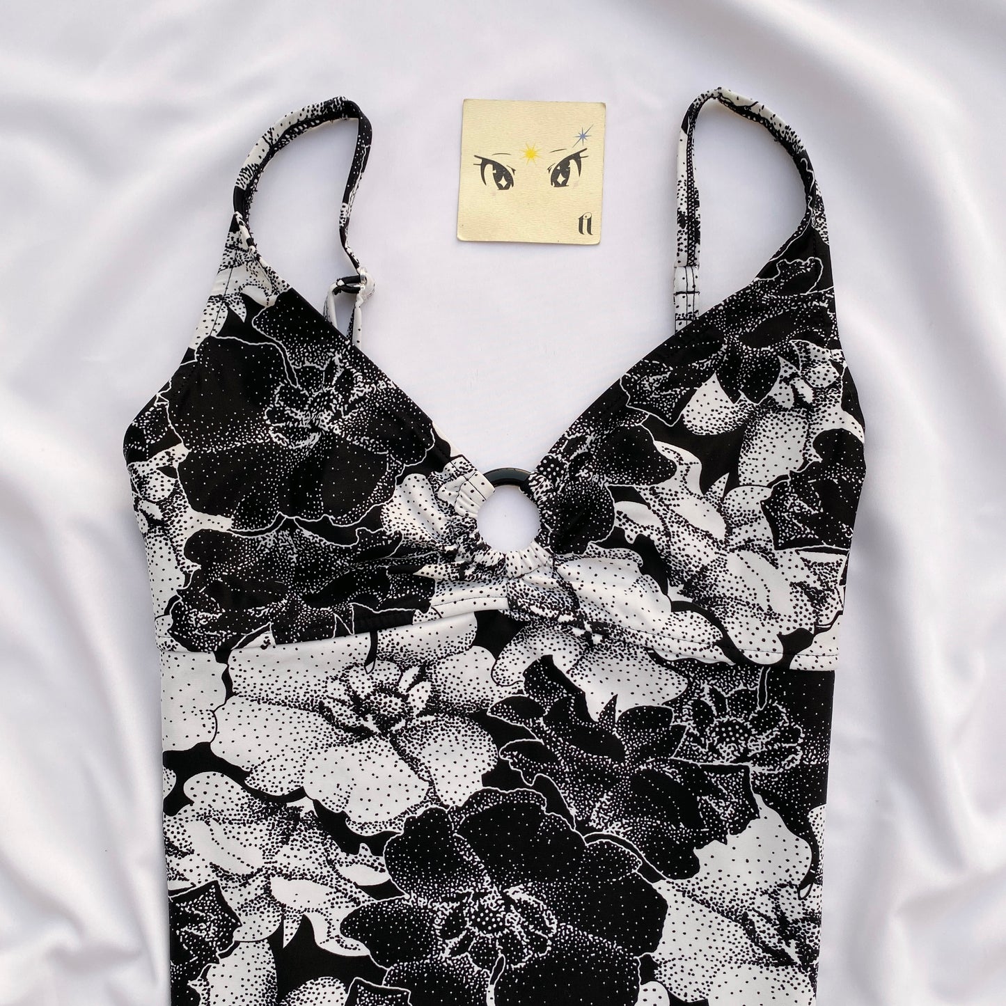 BLACK FLORAL TOP (BUST : 34-36)