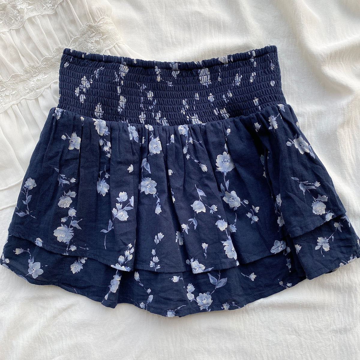 BLUE FLORAL TIERED SKIRT (Waist : 24-28)