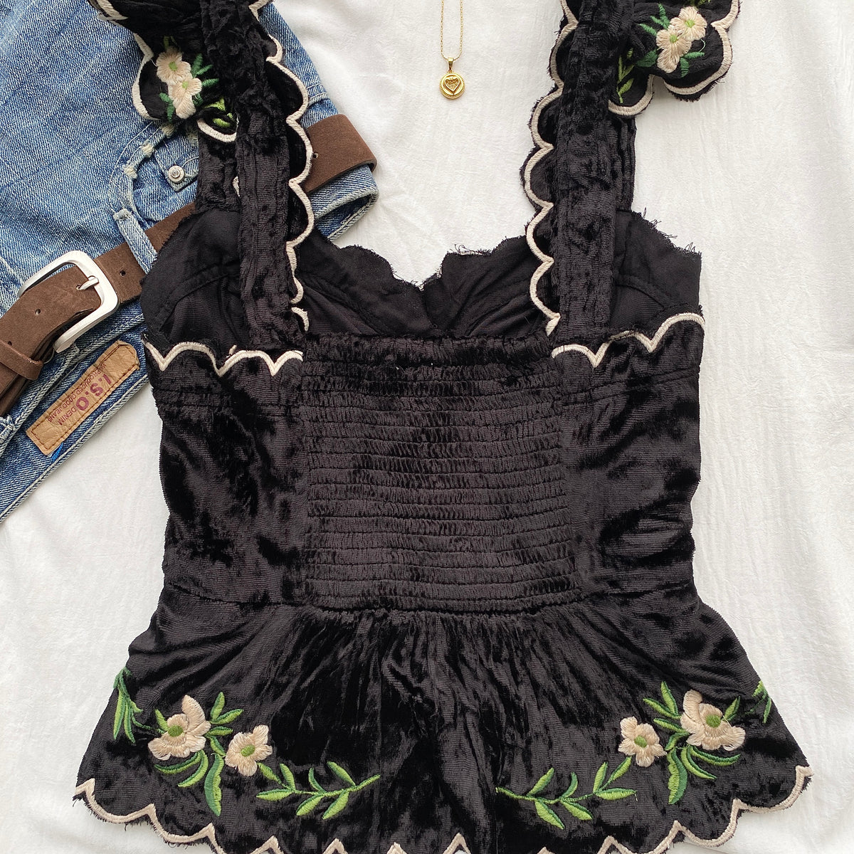BLACK EMBROIDERED BLOUSE FROM ANTHROPOLOGY (Bust : 30-32, Upper Waist : 24-28)