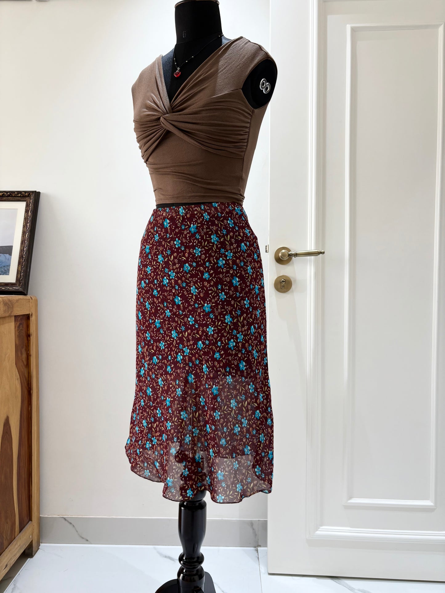 MAROON FLORAL SKIRT (Waist : 24-28)