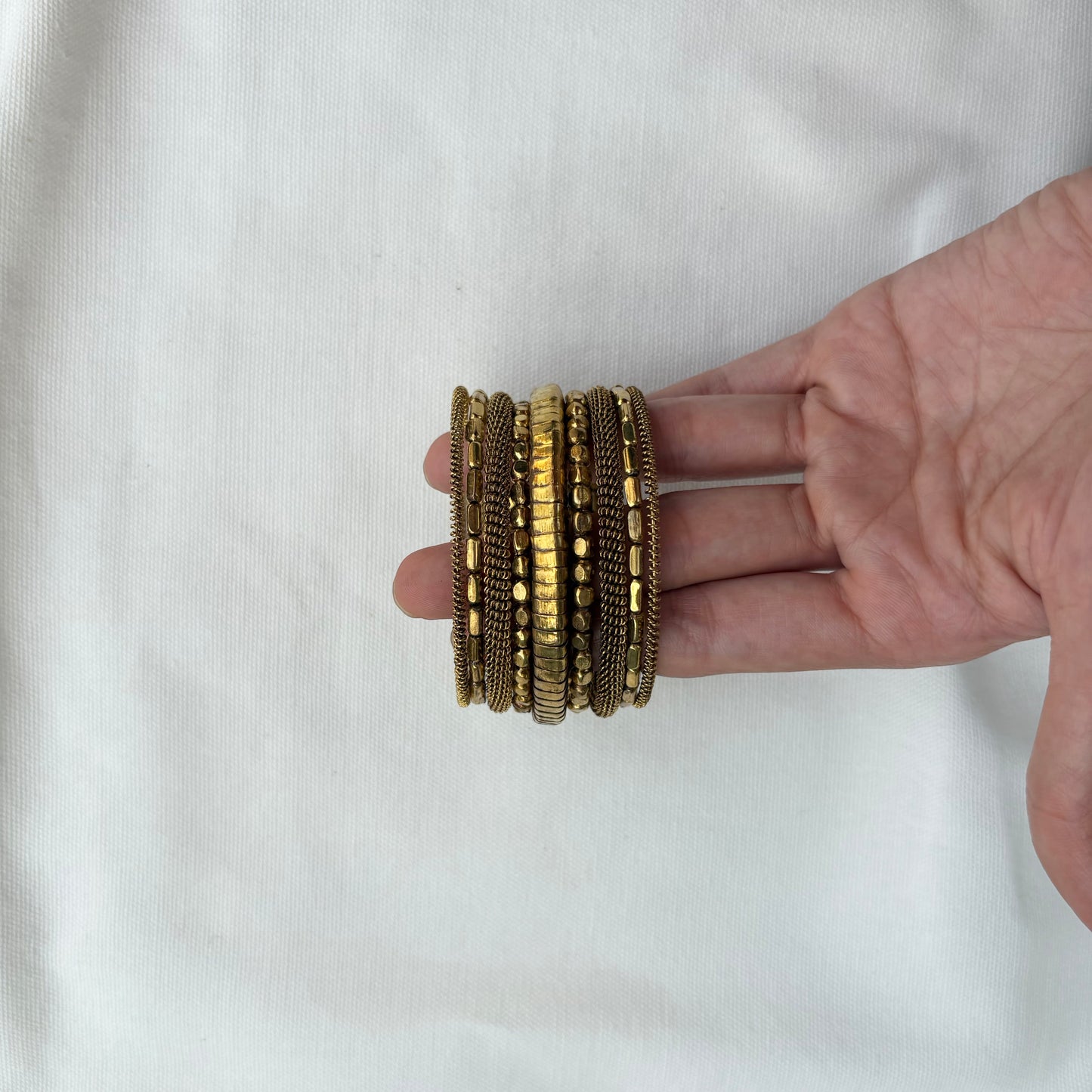 GOLD SPIRAL BRACLET