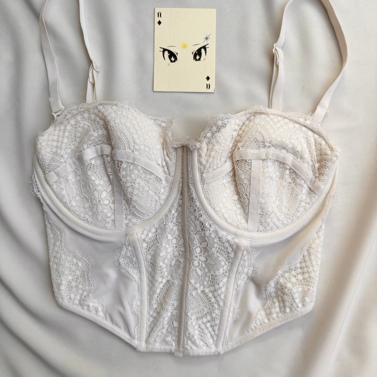 WHITE LACE CORSET (Bust : 30C/32B/34A, Upper Waist : 23-26)