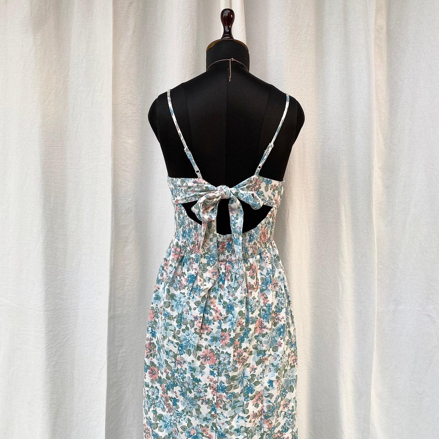 BLUE FLORAL DRESS FROM AMERICAN EAGLE (Sizes available)