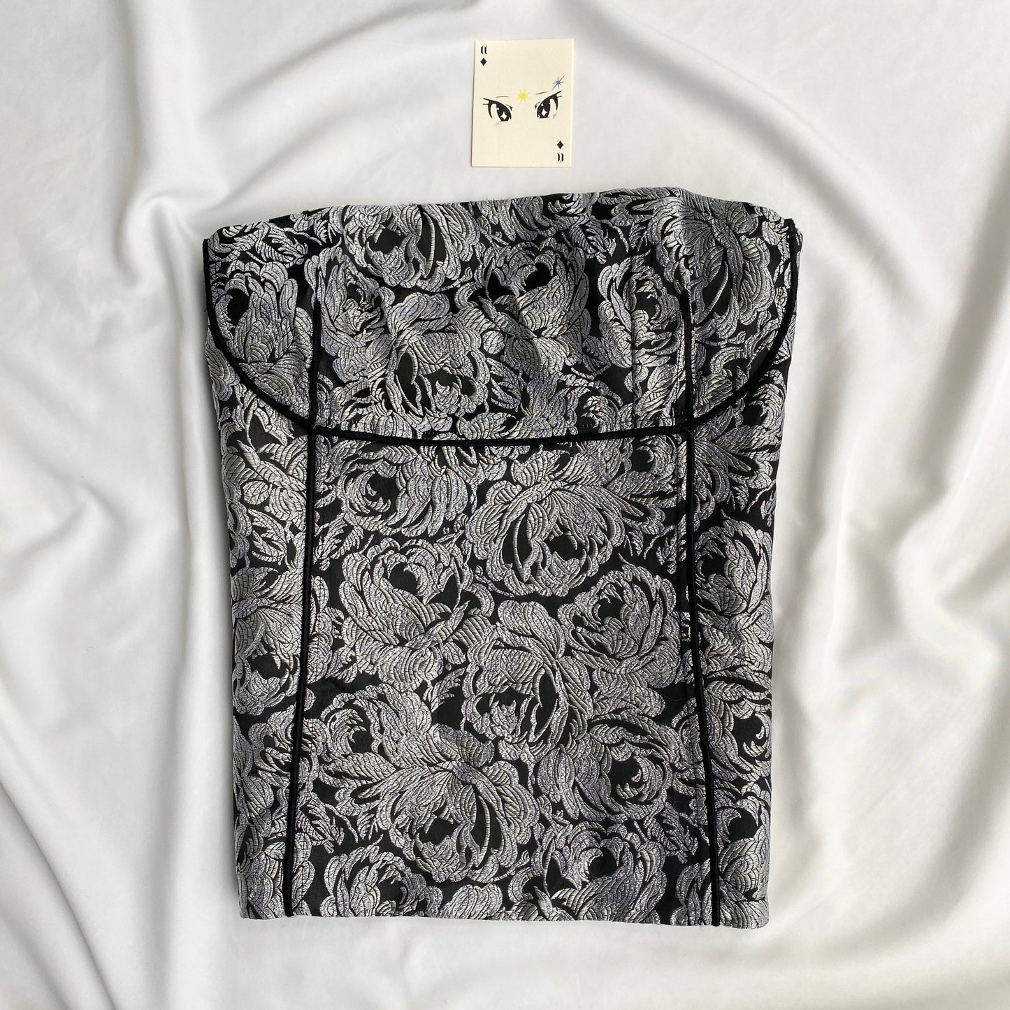 GREY ROSES JACQUARD CORSET (Bust : 32-34, Upper Waist : 28-30)