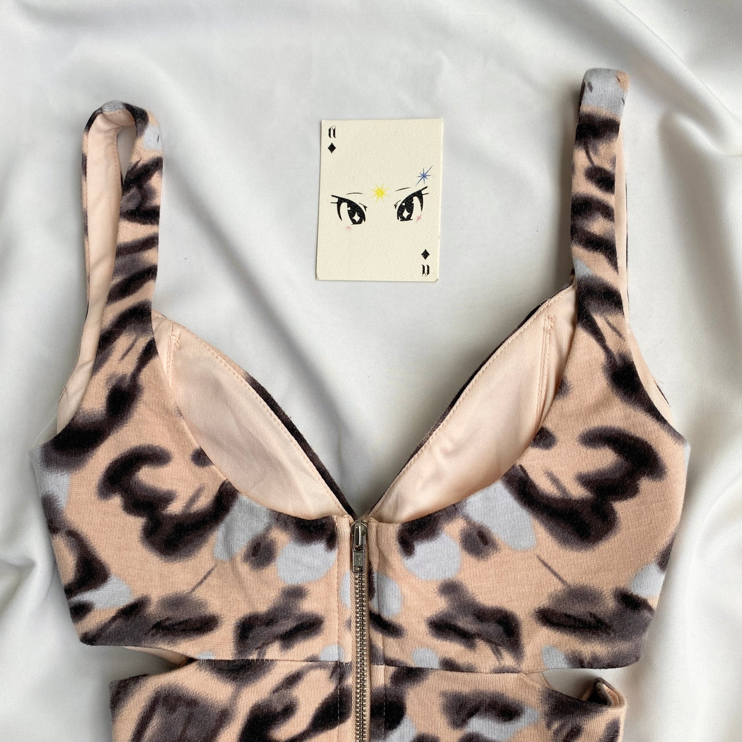 CUT OUT BUSTIER TOP (Bust : 30-34, Upper Waist : 23-28)