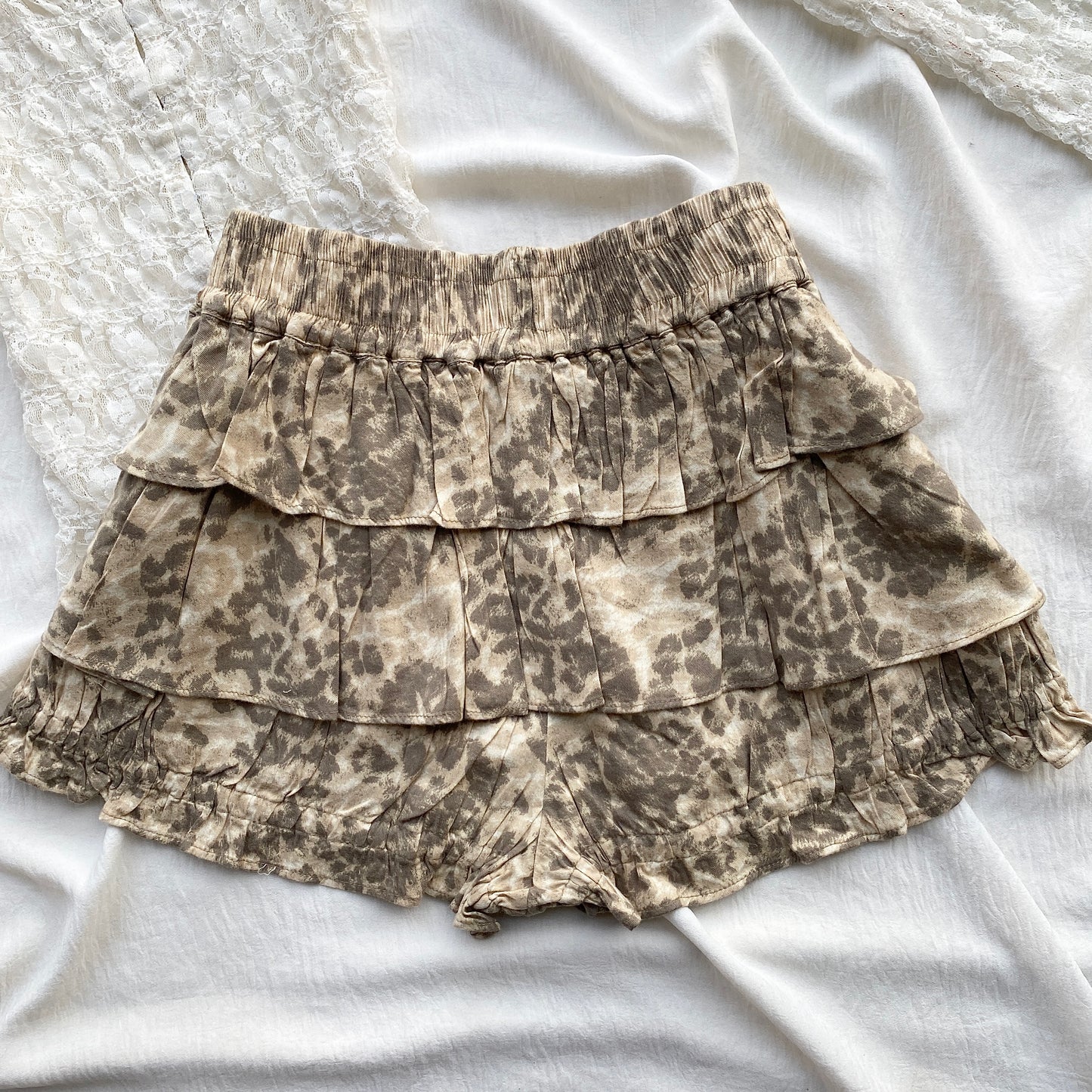 ANIMAL PRINT TIERED SKIRT (Waist : 28-30)