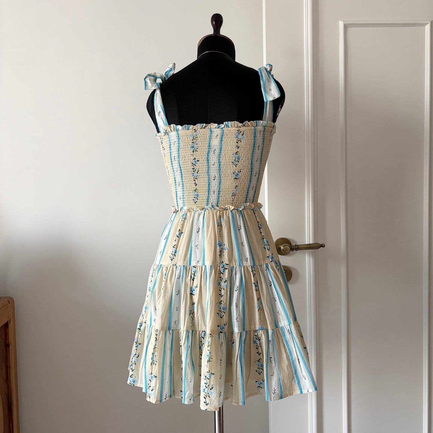 BLUE FLORAL TIE UP DRESS (Mulitple sizes available)