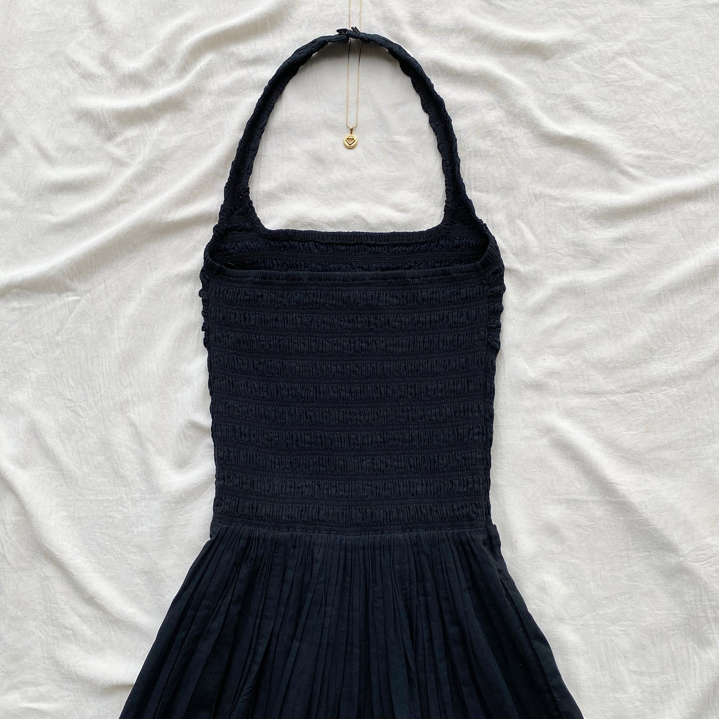 BLACK HALTER DRESS FROM ABERCROMBIE AND FITCH (Bust : 28-32, Upper Waist : 23-28)