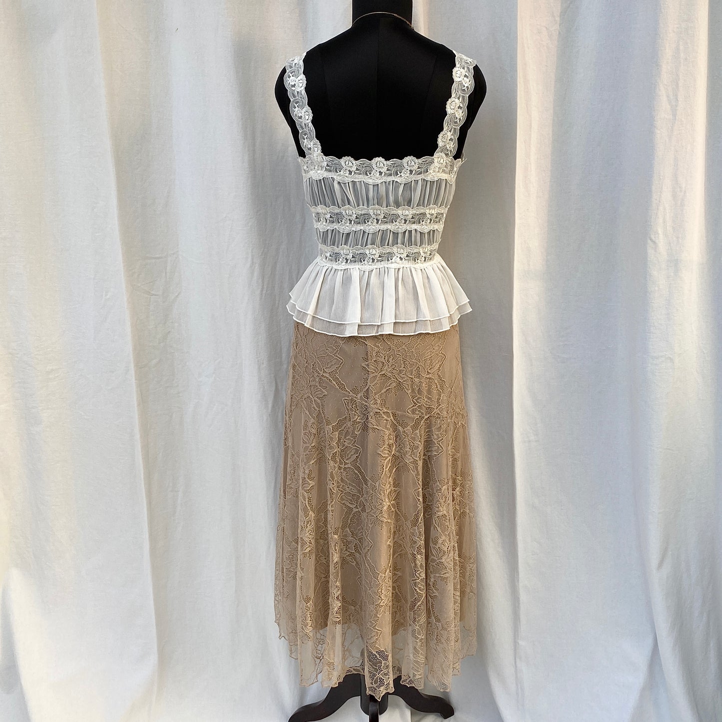 BEIGE LACE SKIRT FROM ANTHROPOLOGY (Sizes available)