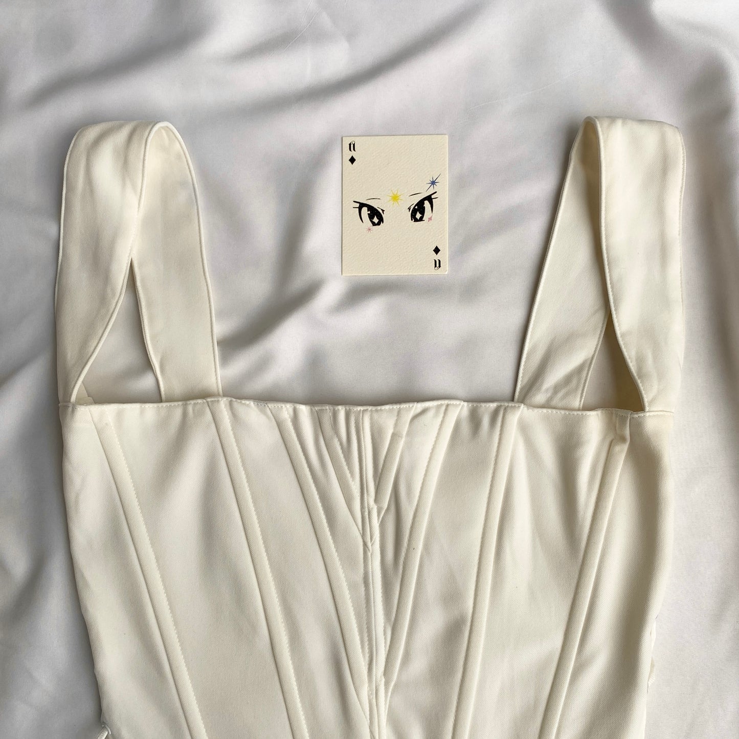 WHITE CORSET WITH ADJUSTABLE SIDES (Bust : 30-34, Upper Waist : 24-26)
