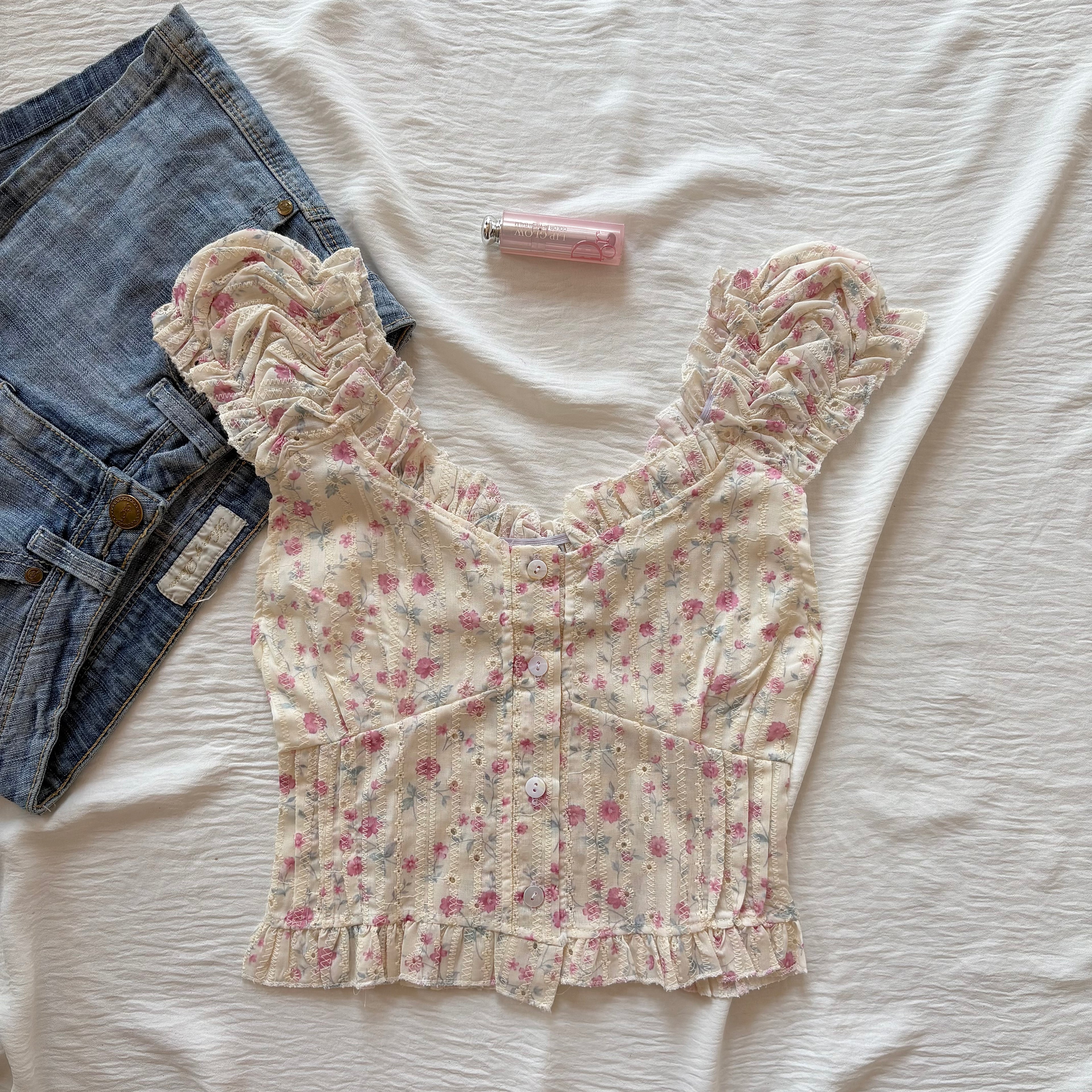 FLORAL TOP IN BUTTER YELLOW (Bust : 28-32, Upper Waist : 24-28)