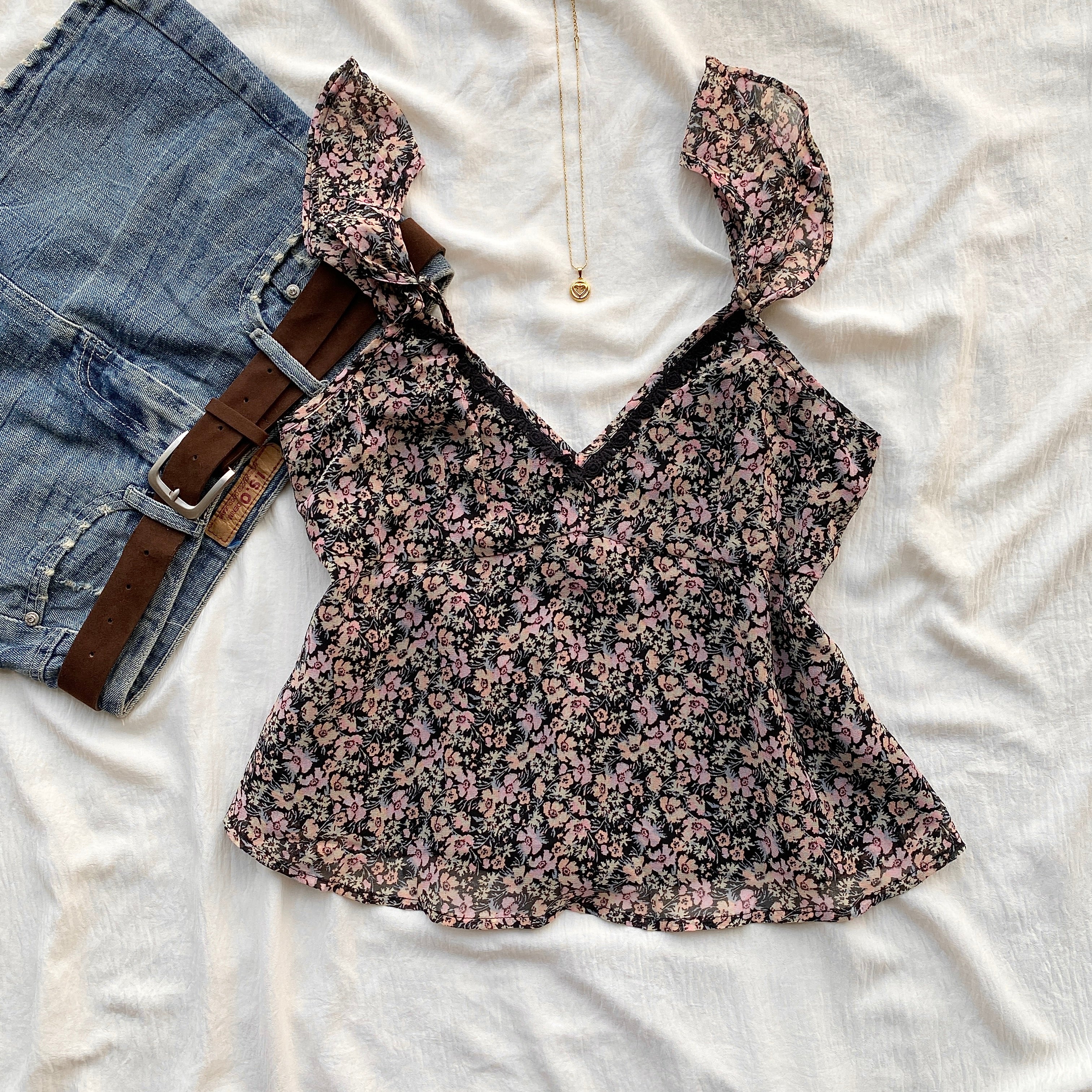 DITSY FLORAL TOP (Sizes available)