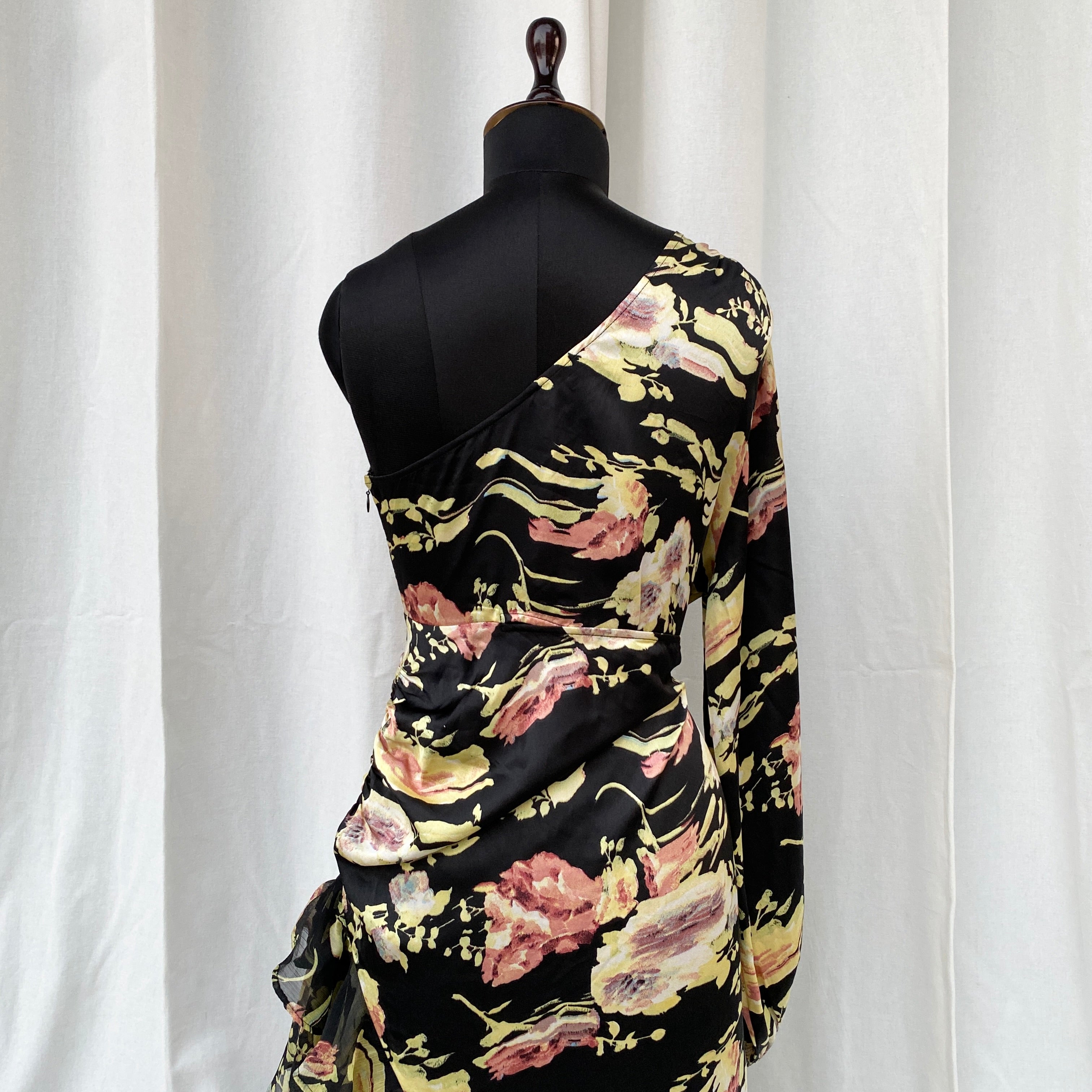 ONE SHOULDER DRESS FROM ASOS (Bust : 32-34, Upper Waist : 28-30)