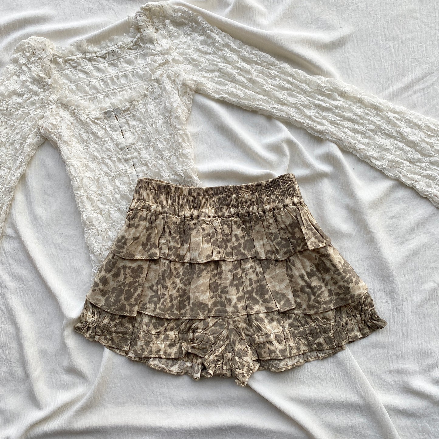ANIMAL PRINT TIERED SKIRT (Waist : 28-30)