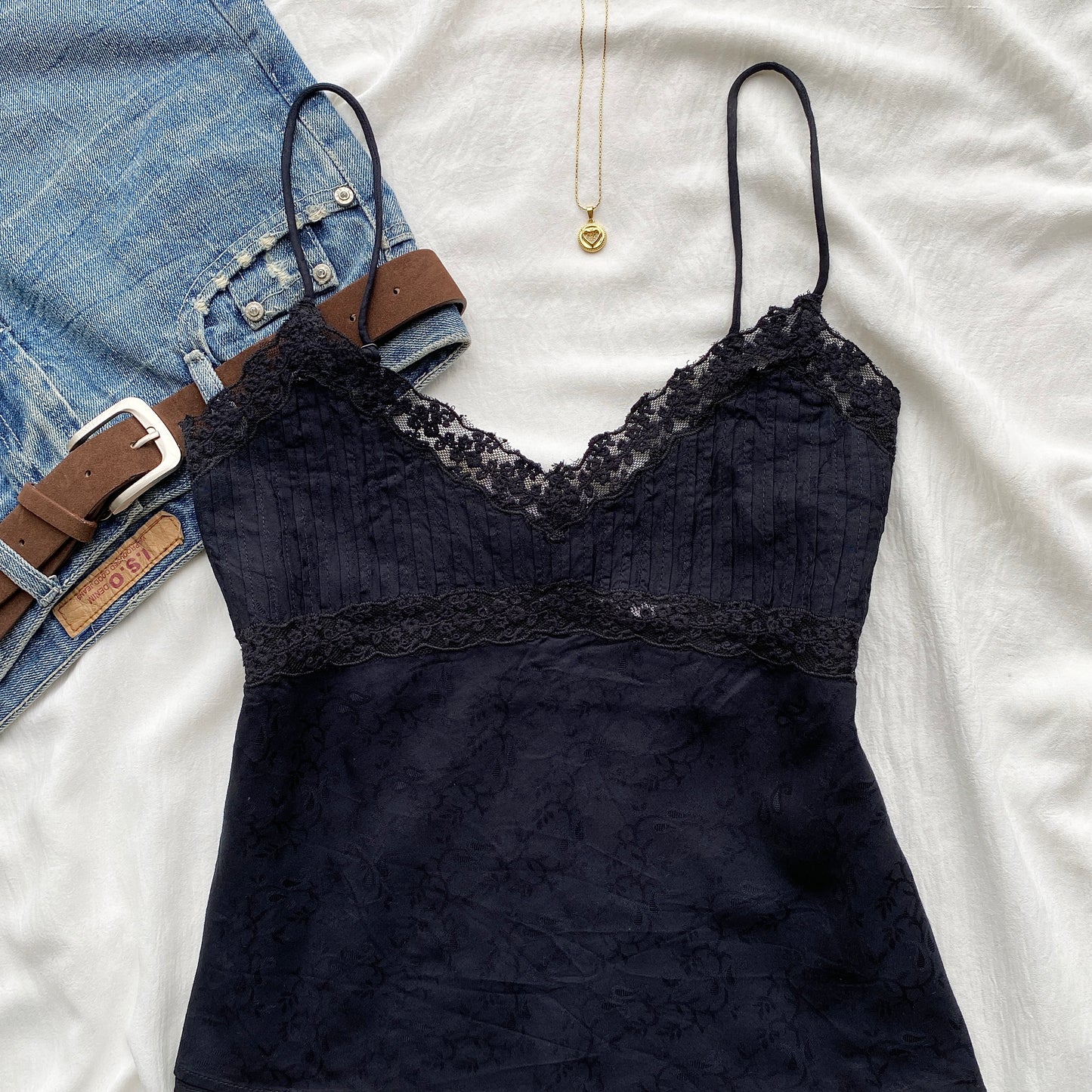 BLACK CAMI TOP FROM URBAN OUTFITTERS (Bust : 32-34, Upper Waist : 26-32)