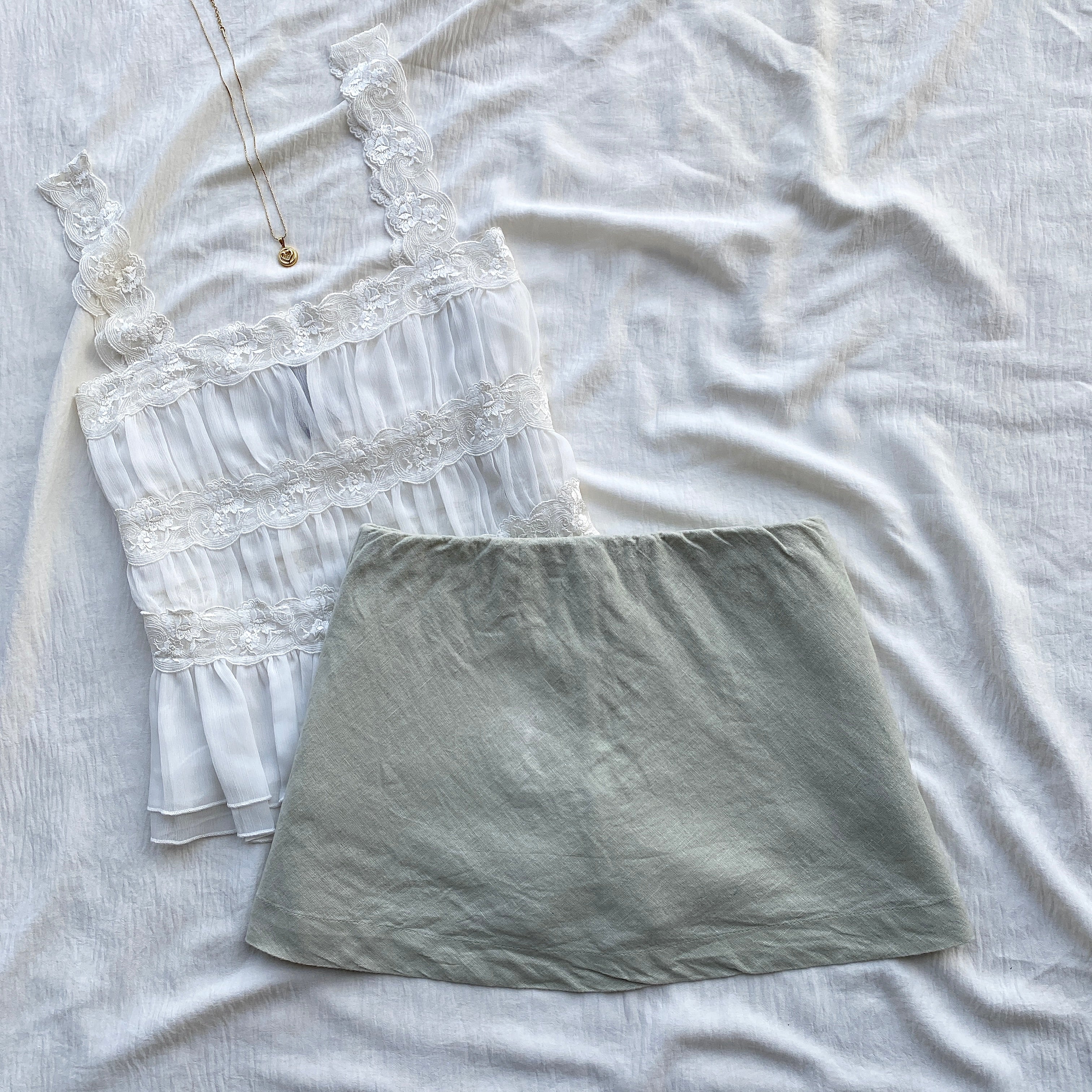 SAGE GREEN SKIRT FROM FREE PEOPLE (XS)