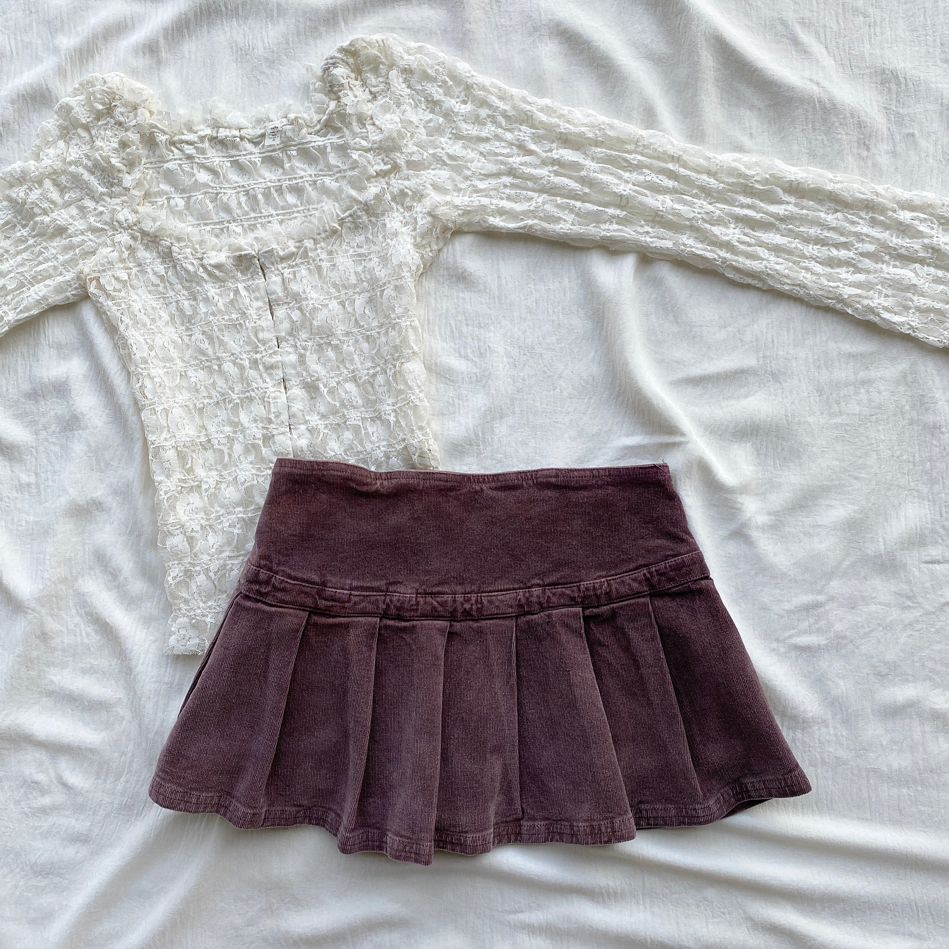 PURPLE CORDUROY MINI SKIRT (Waist : 28-30)