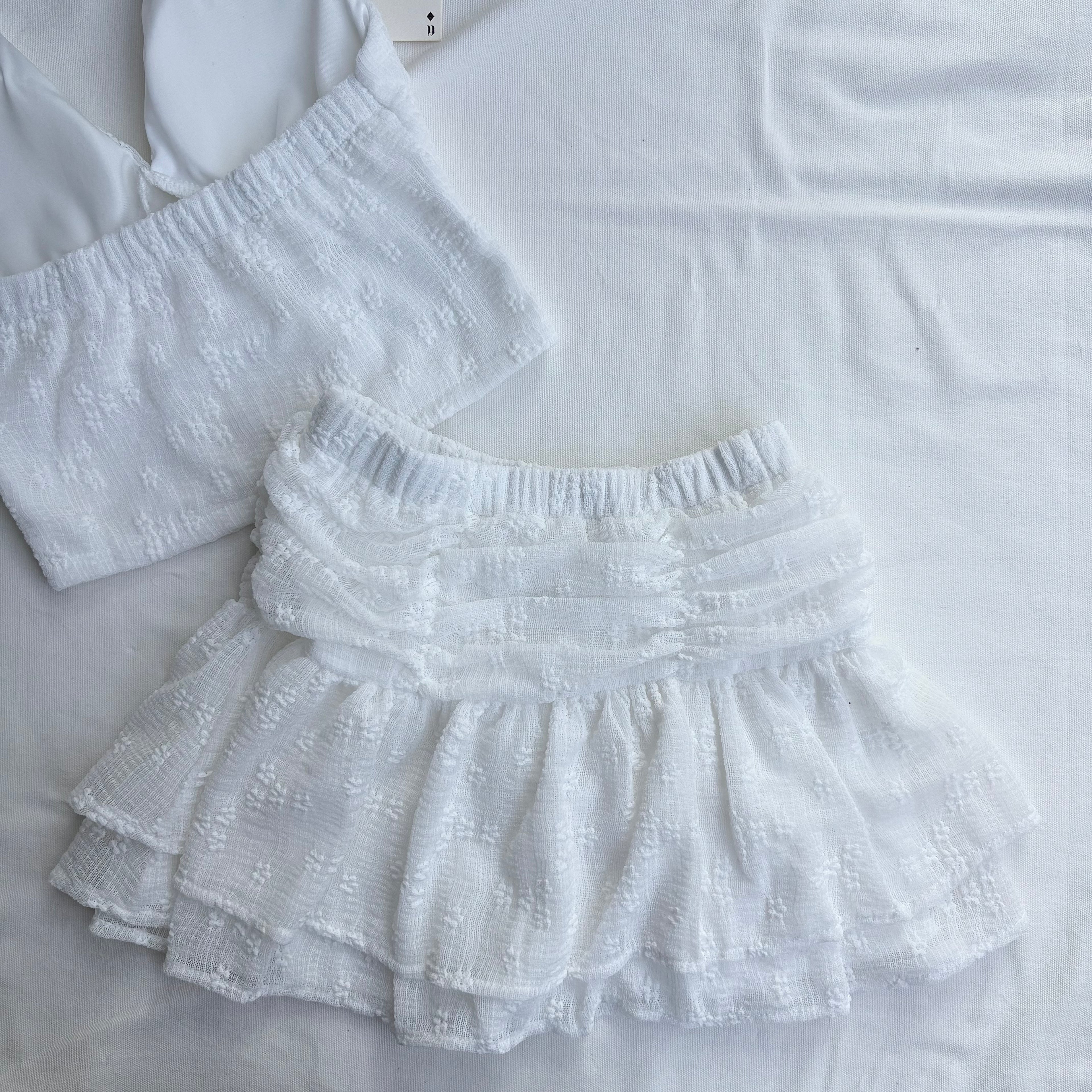 WHITE SET (Bust : 28-32, Upper Waist : 22-28)