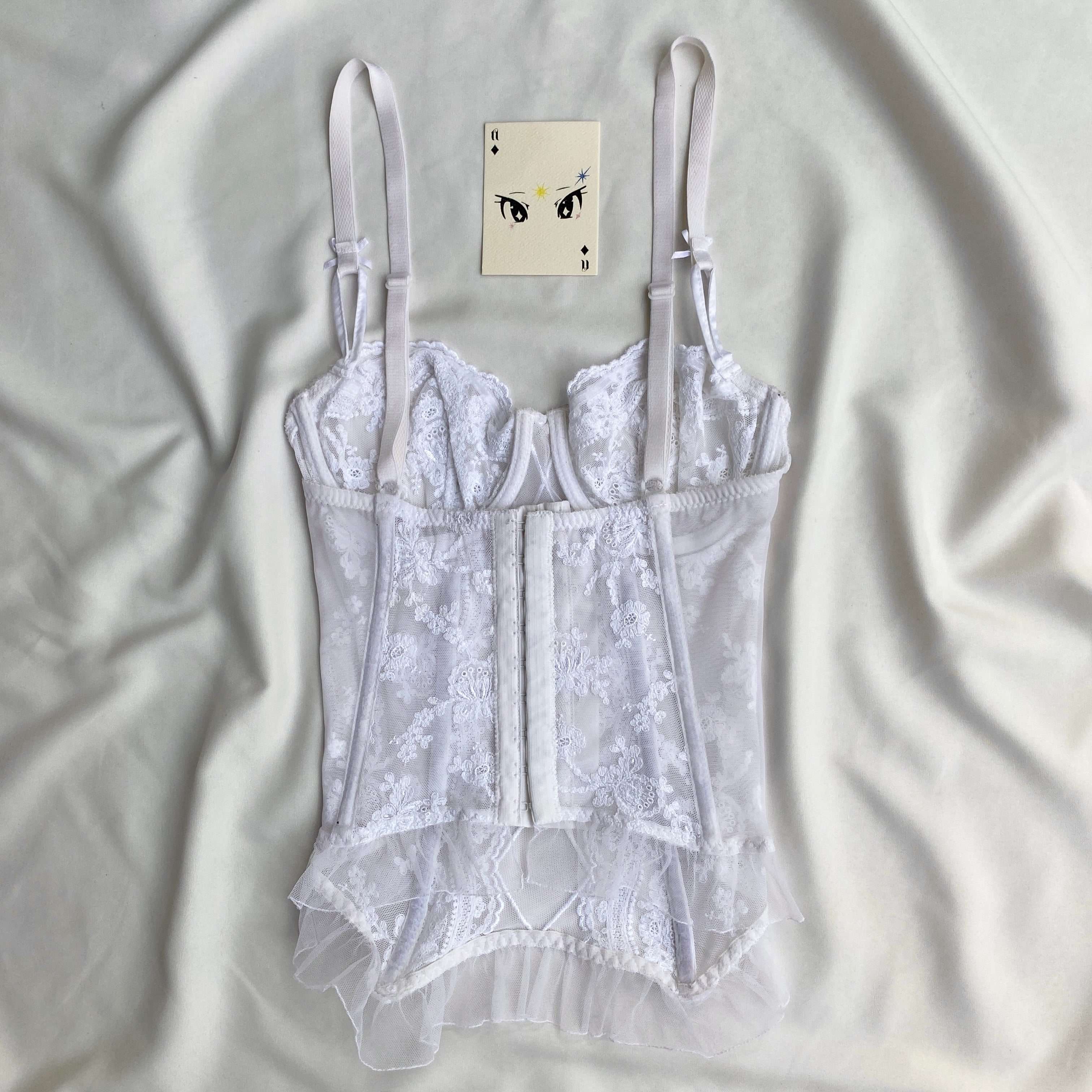 WHITE LACE CORSET (Bust : 30C/32B/34A, Upper Waist : 22-26)