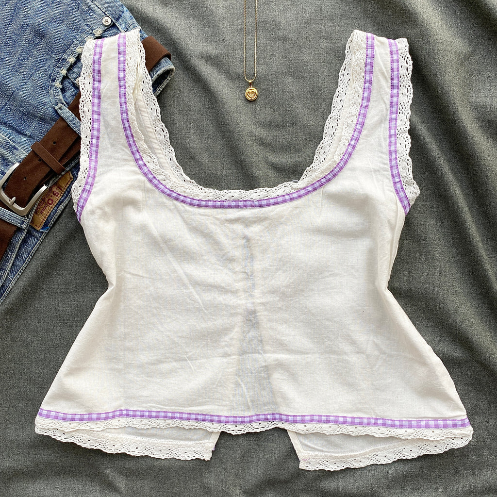 WHITE TOP WITH GINGHAM DETAILING (Bust : 32-34, Upper Waist : 26-28)
