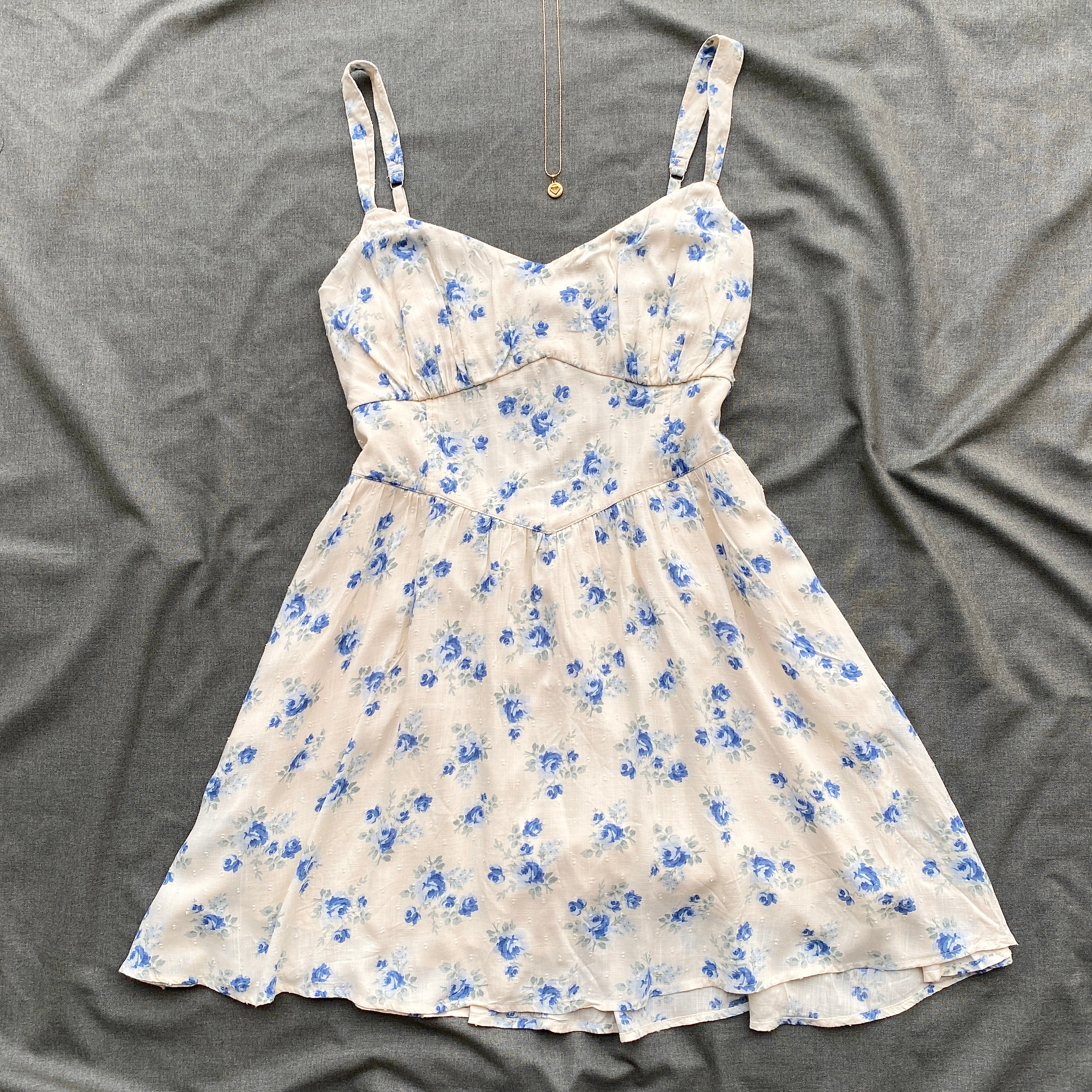 BLUE FLORAL DRESS FROM HOLLISTER (Bust : 40-44, Upper Waist : 34-38)