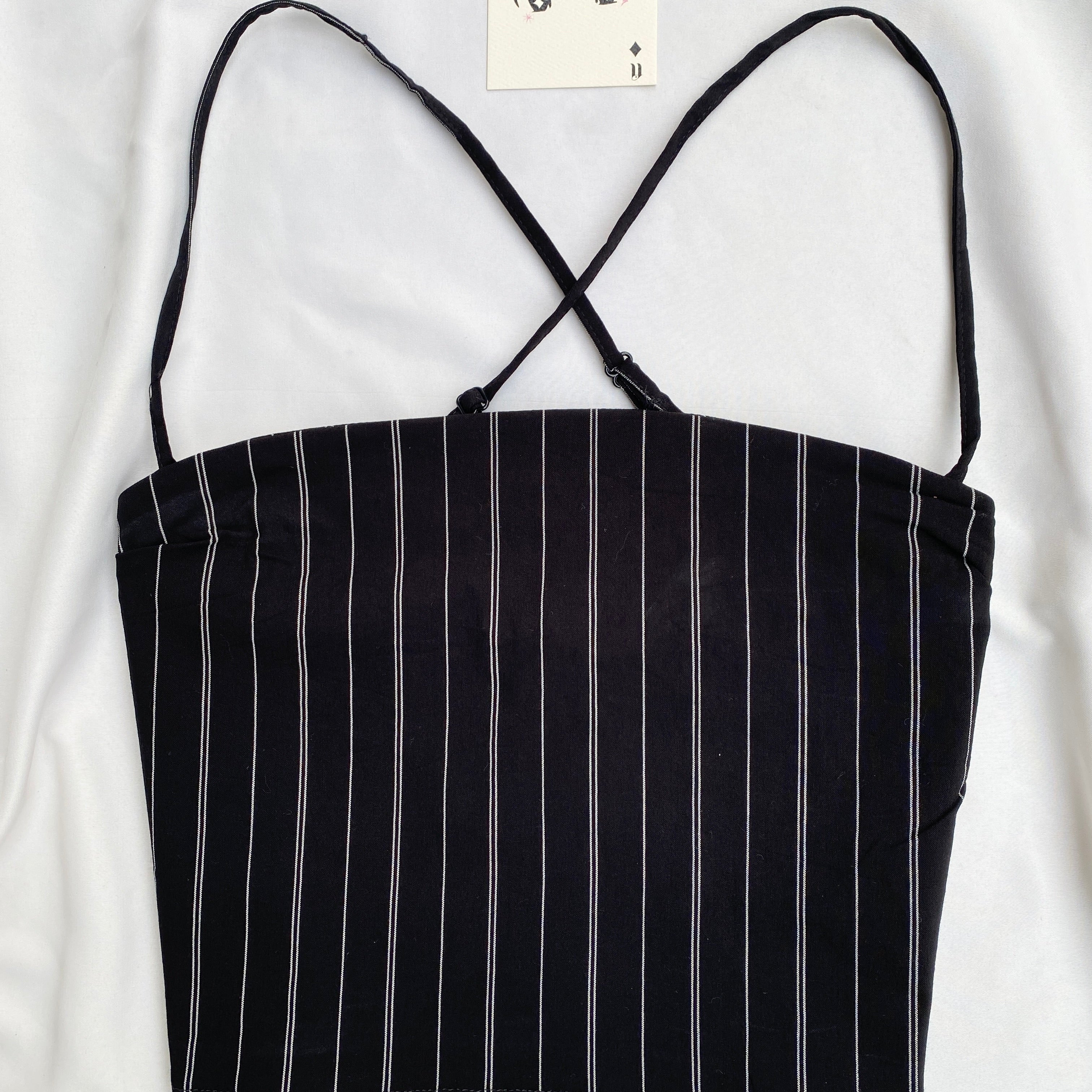 BLACK PINSTRIPE TOP  FROM HM (Bust : 30-34, Upper Waist : 28-32)