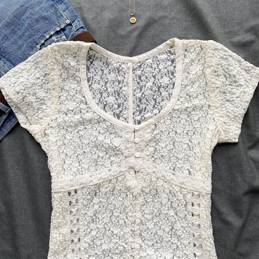 WHITE LACE TOP FROM FREE PEOPLE (Bust : 34-38, Upper Waist : 30-36)