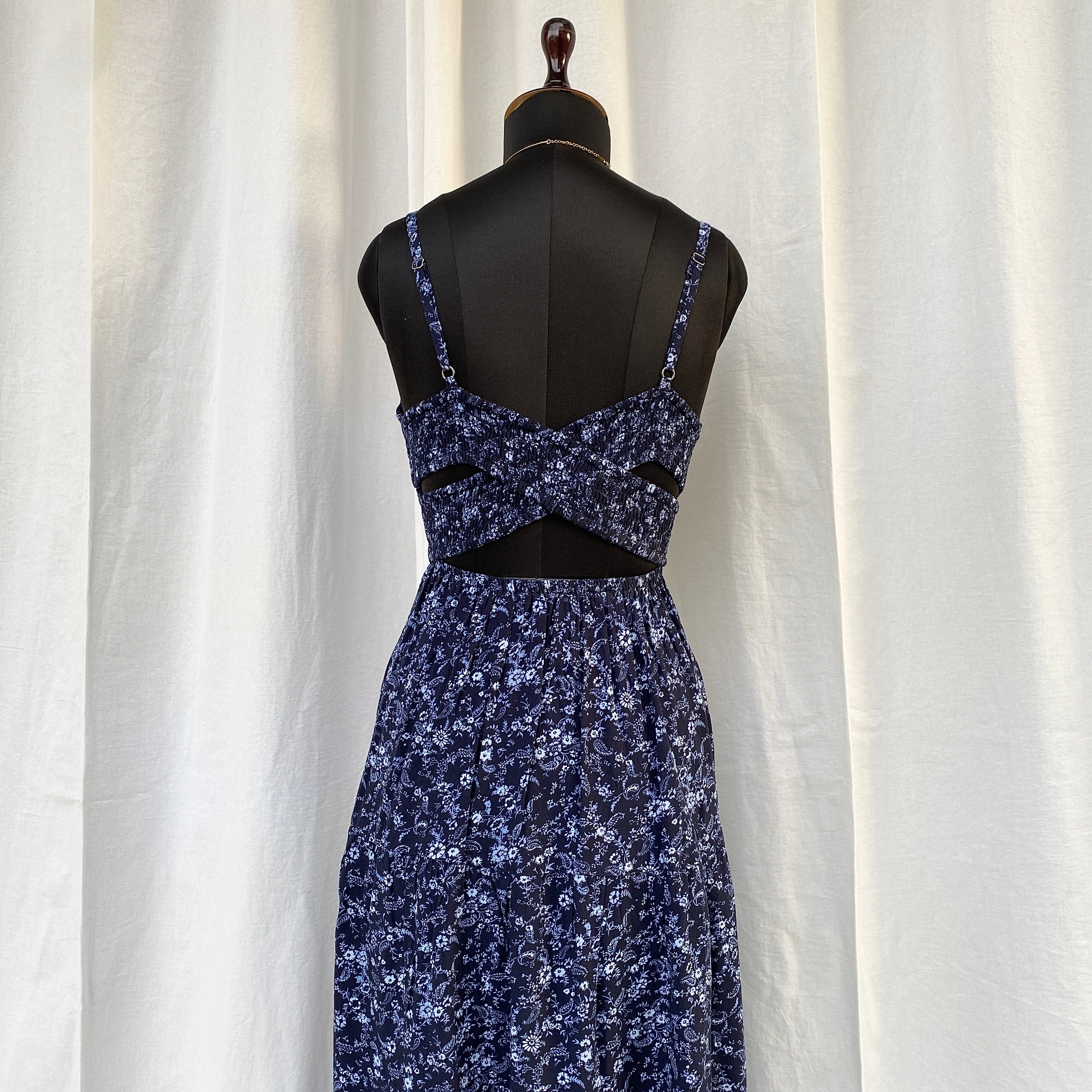 NAVY BLUE DRESS FROM HOLLISTER (Bust : 30-34, Upper Waist : 23-28)