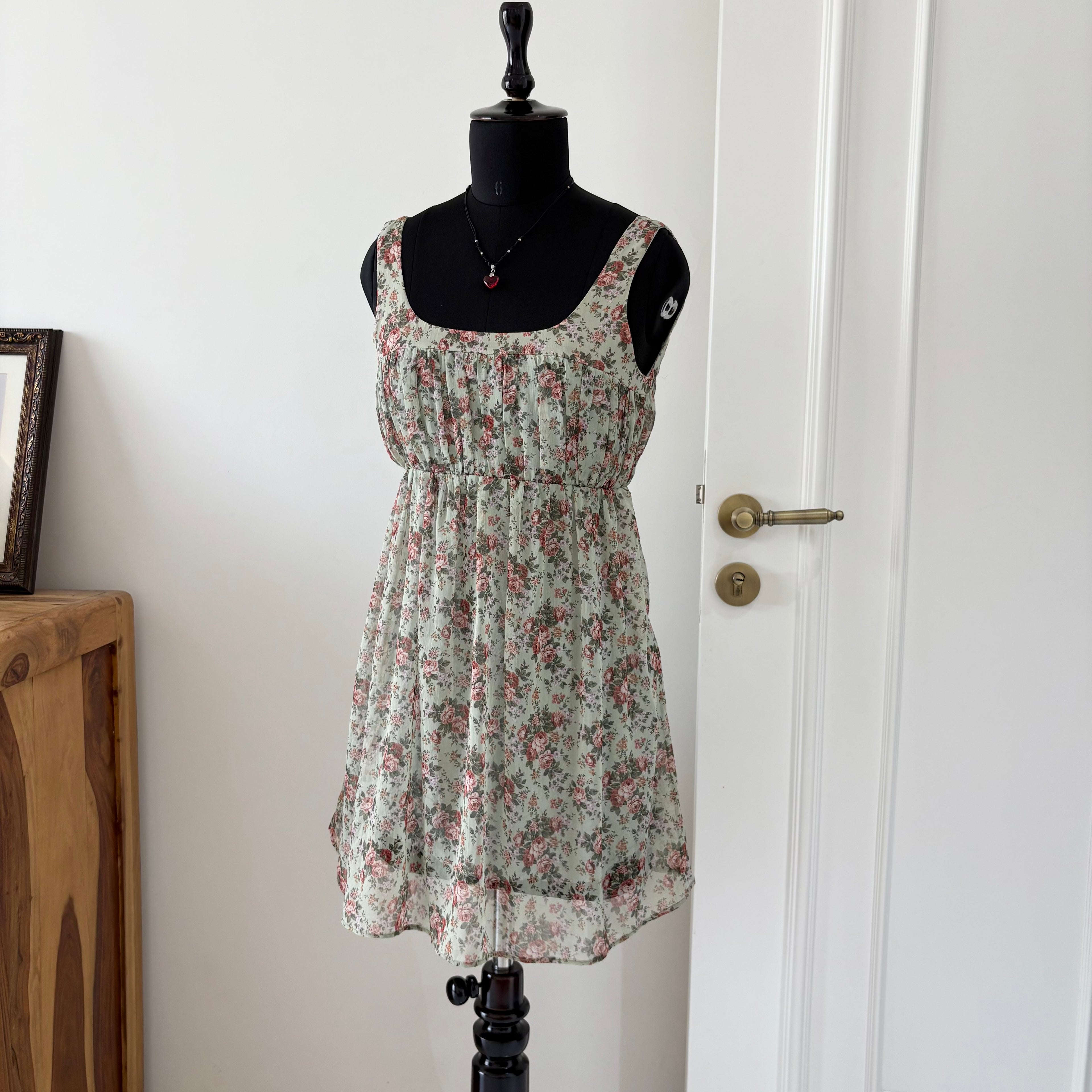 FLORAL DRESS FROM ZARA (Bust : 32-34, Upper Waist : 26-29)
