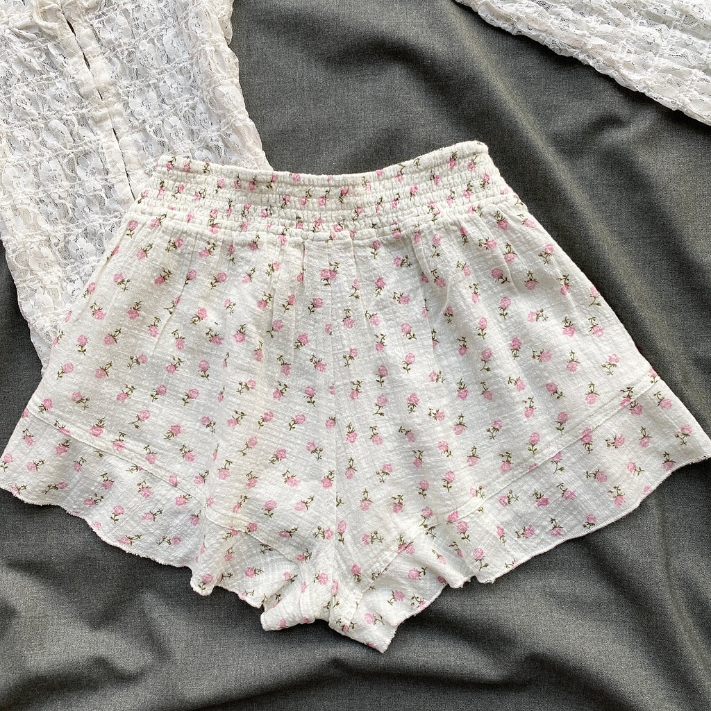 FLORAL COTTON SHORTS FROM URBAN OUTFITTERS (Waist : 30-36)