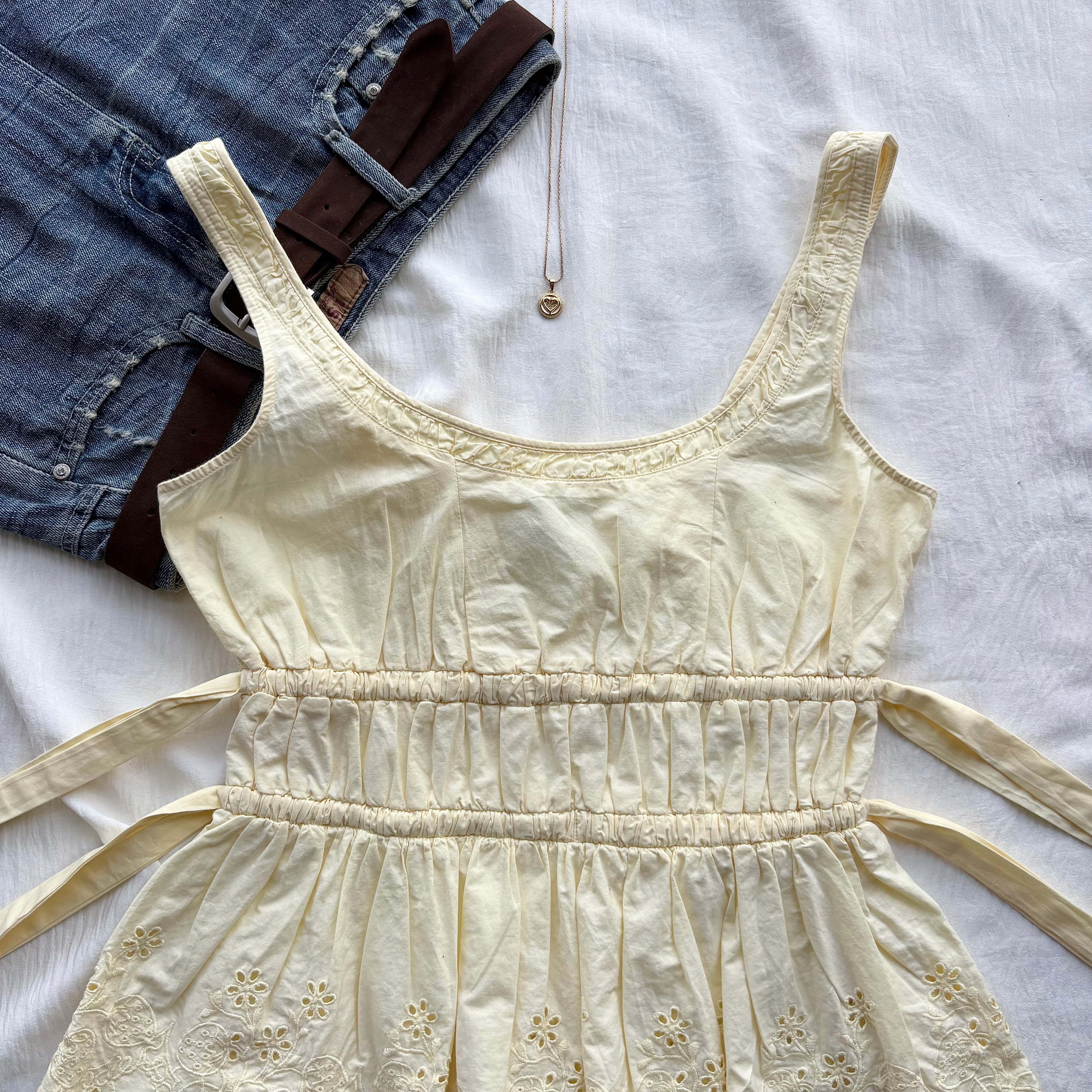 EYELET TOP IN BUTTER YELLOW FROM DAMSON AND MADDER (Bust : 32-34, Upper Waist : 28-30)