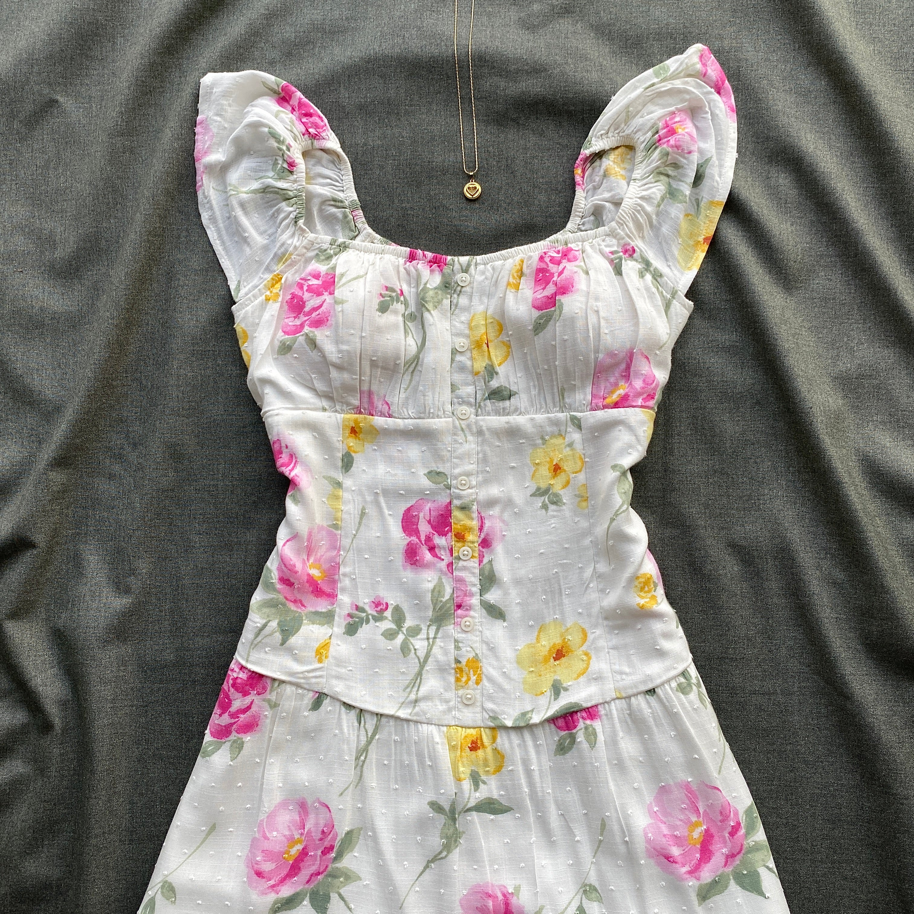 FLORAL DRESS FROM HOLLISTER (Bust : 32-34, Upper Waist : 24-28)
