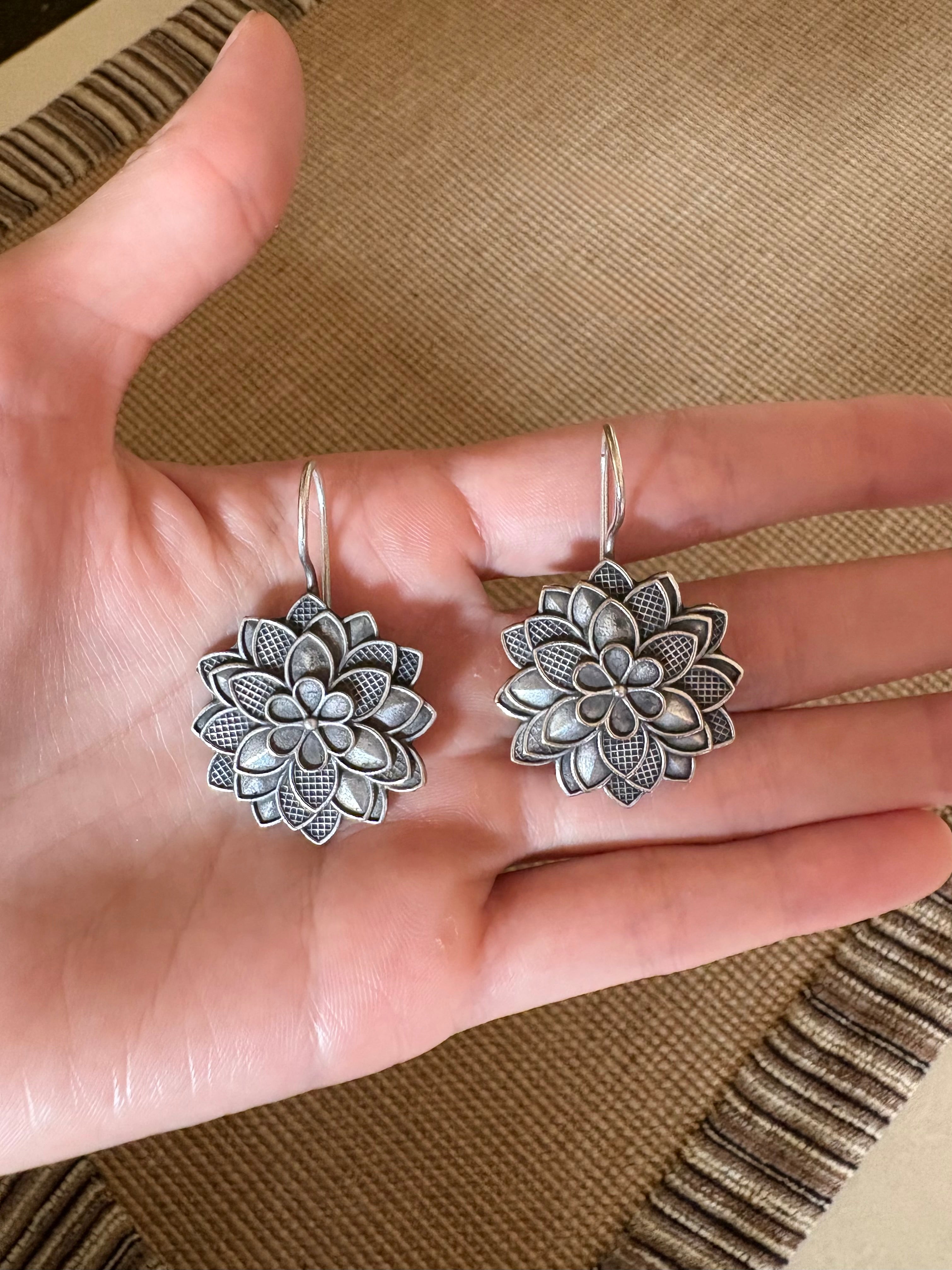 FLOWER EARRINGS