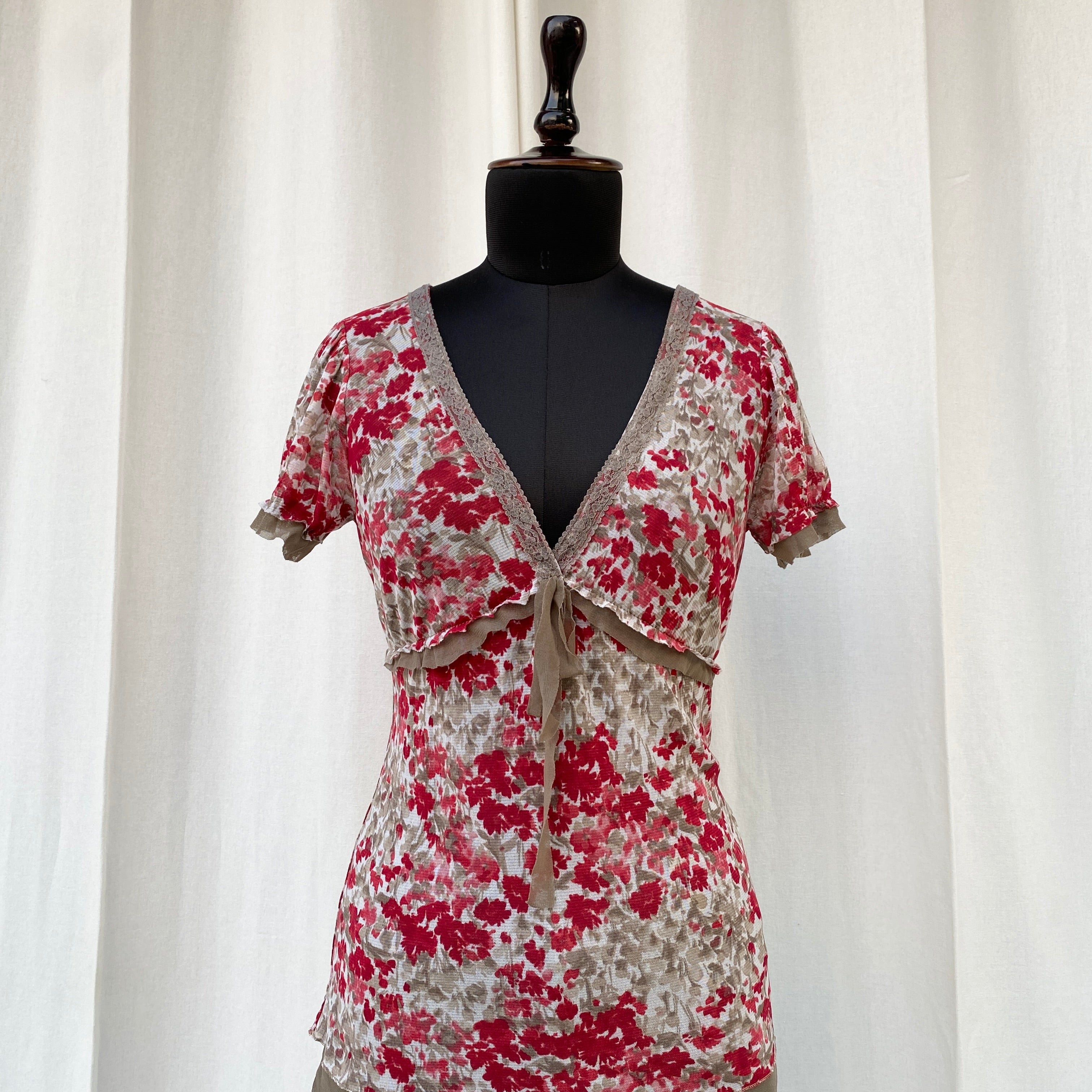 Y2K FLORAL TOP (Bust : 30-34, Upper Waist : 23-28)