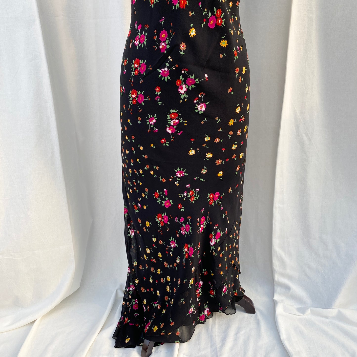 BLACK FLORAL MAXI DRESS (Bust : 38-42, Upper Waist : 34-38)