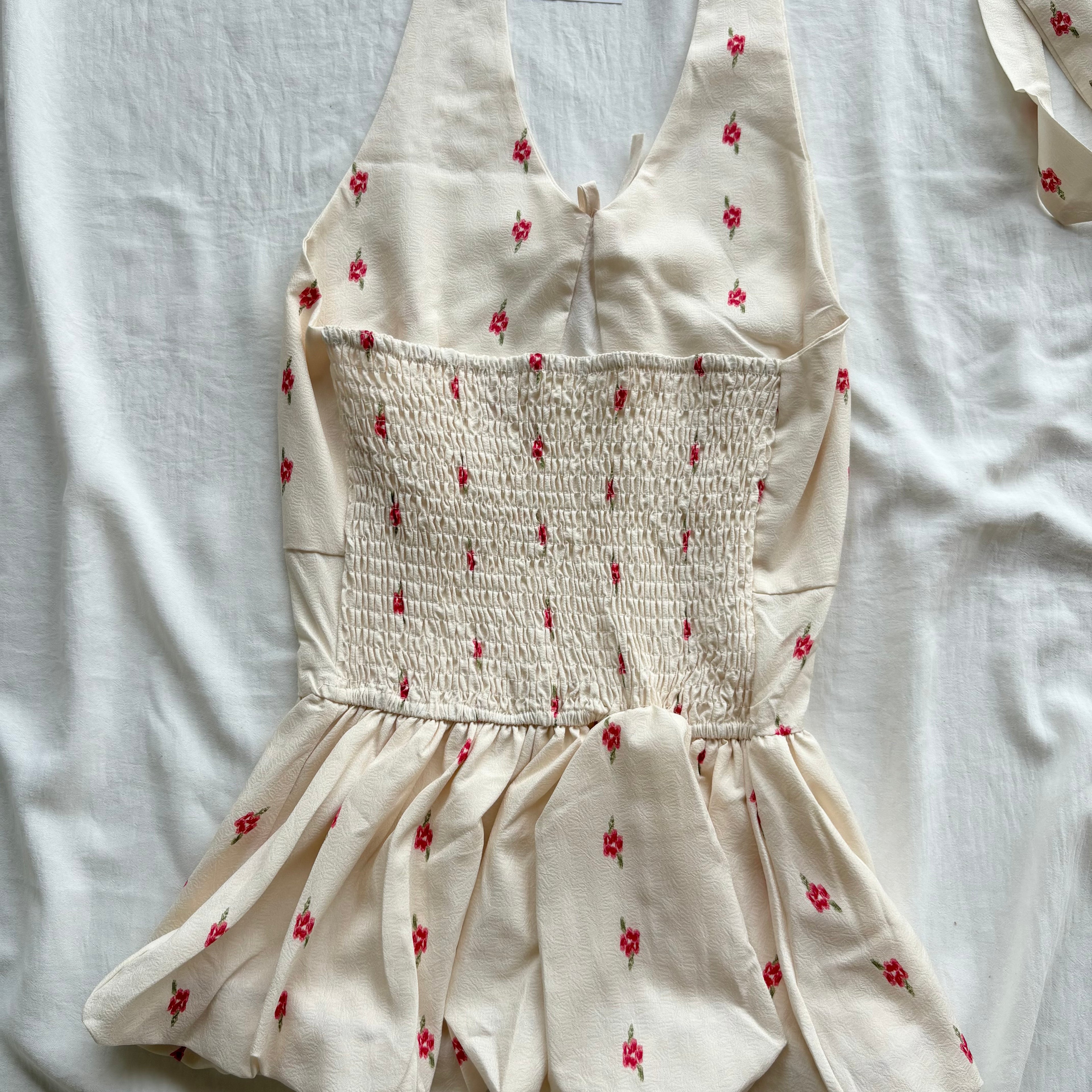 CREAM FLORAL BUBBLE TOP  (Bust : 34-36, Upper Waist : 26-32)