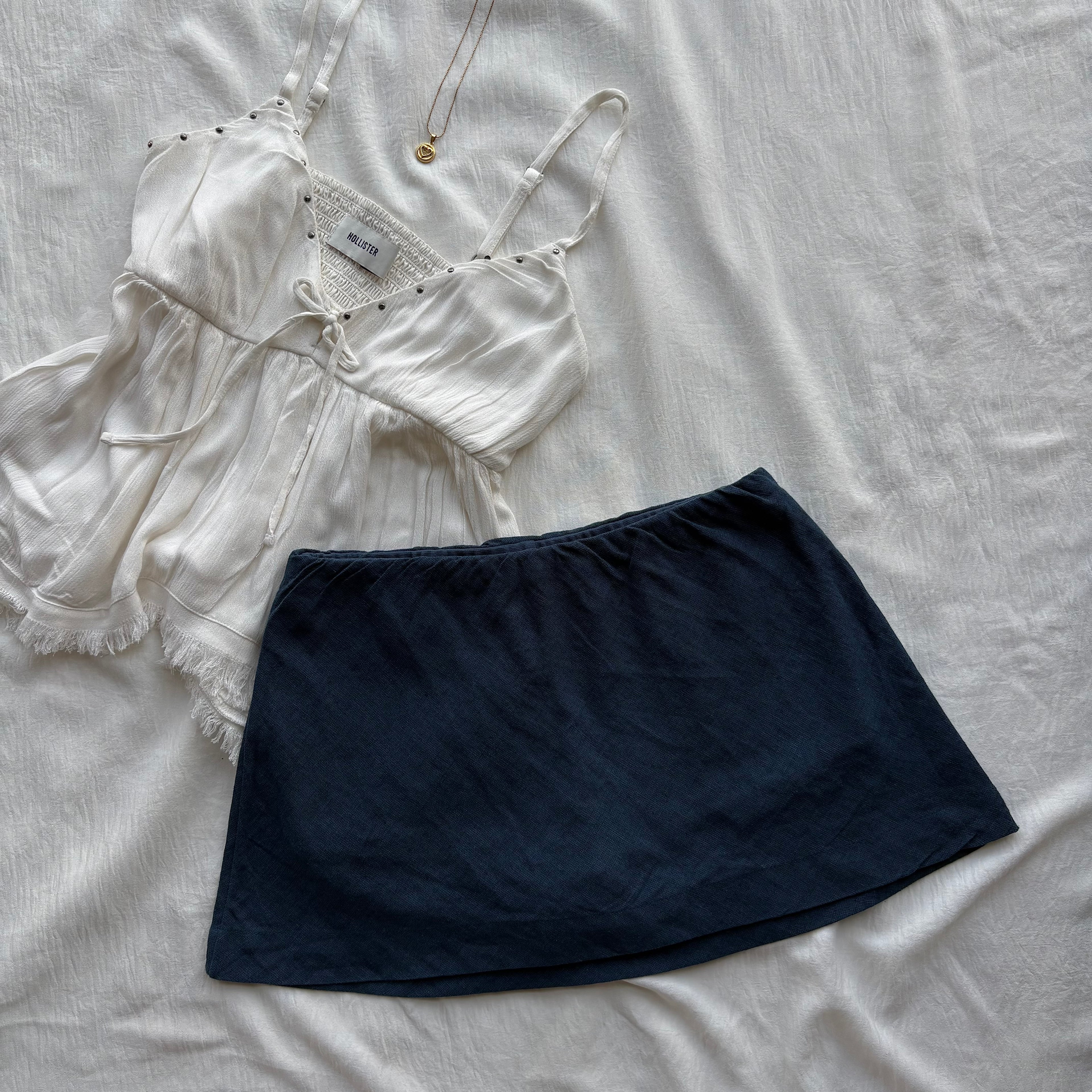NAVY BLUE SKIRT FROM FREE PEOPLE (Waist : 24-26)