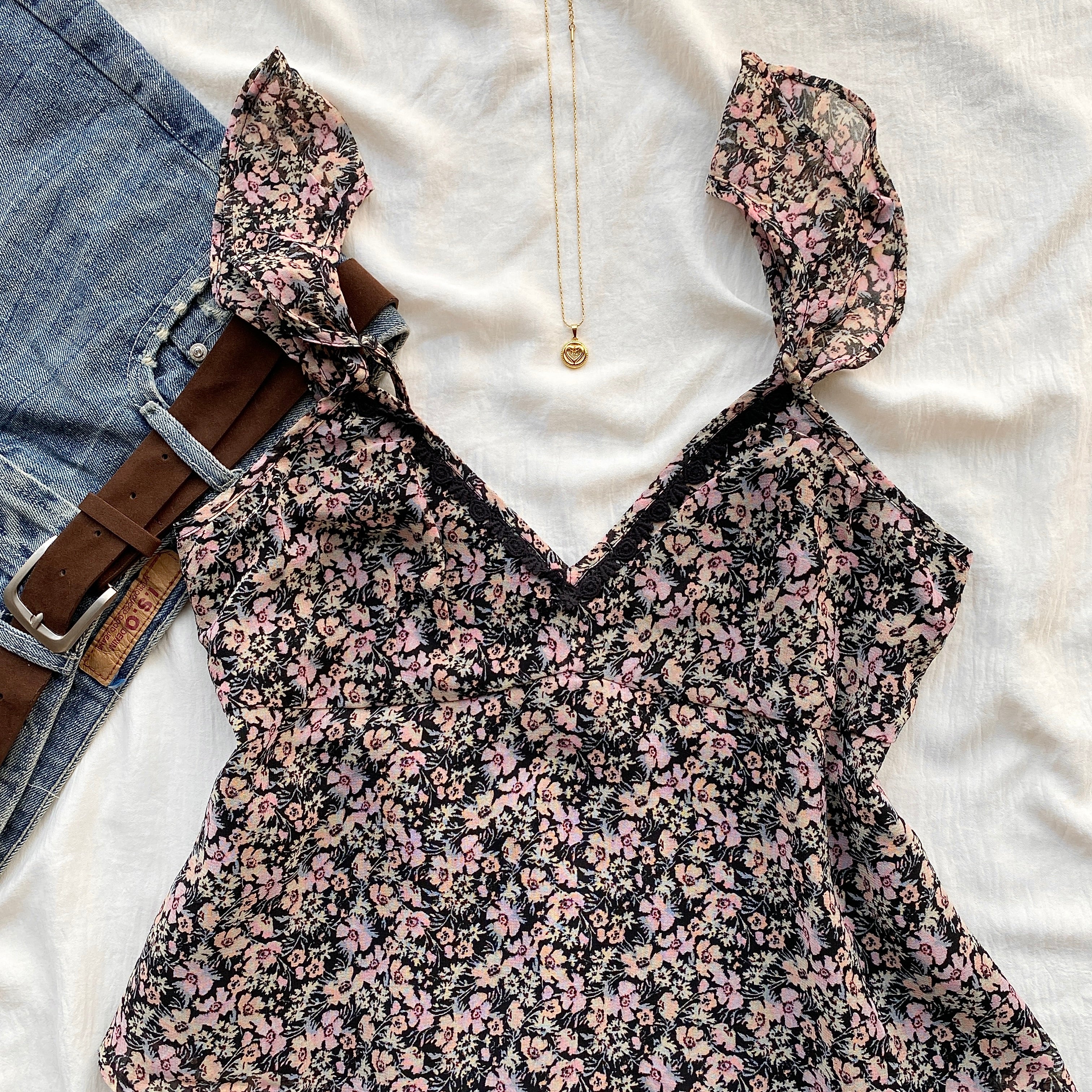 DITSY FLORAL TOP (Sizes available)