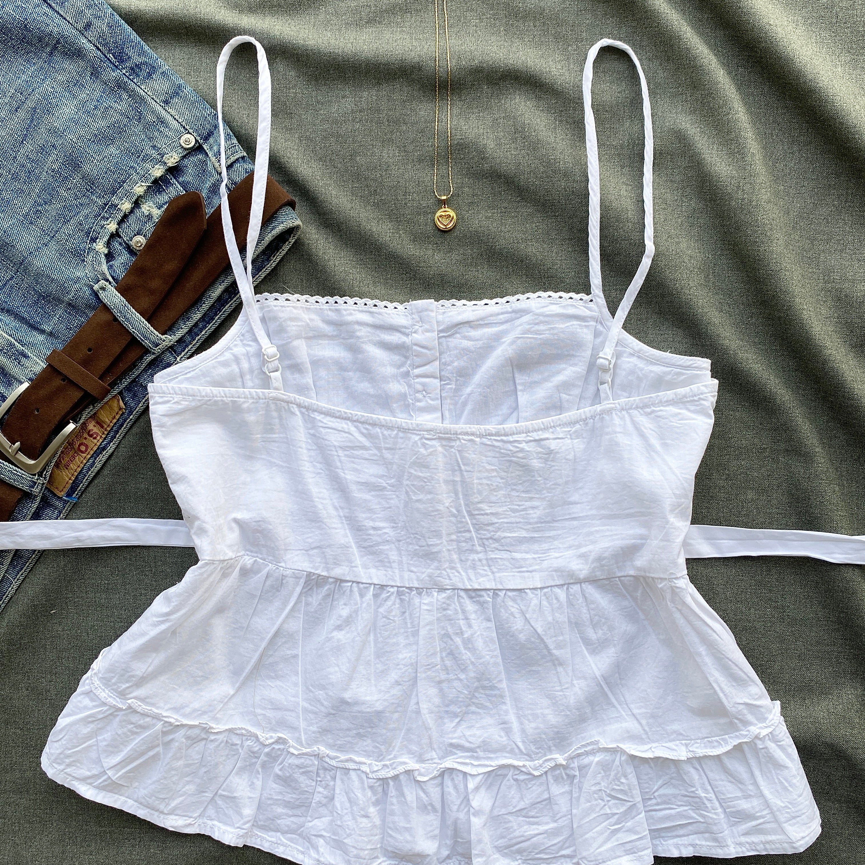 WHITE BUTTON DOWN TOP (Bust : 34-36, Upper Waist : 28-30)