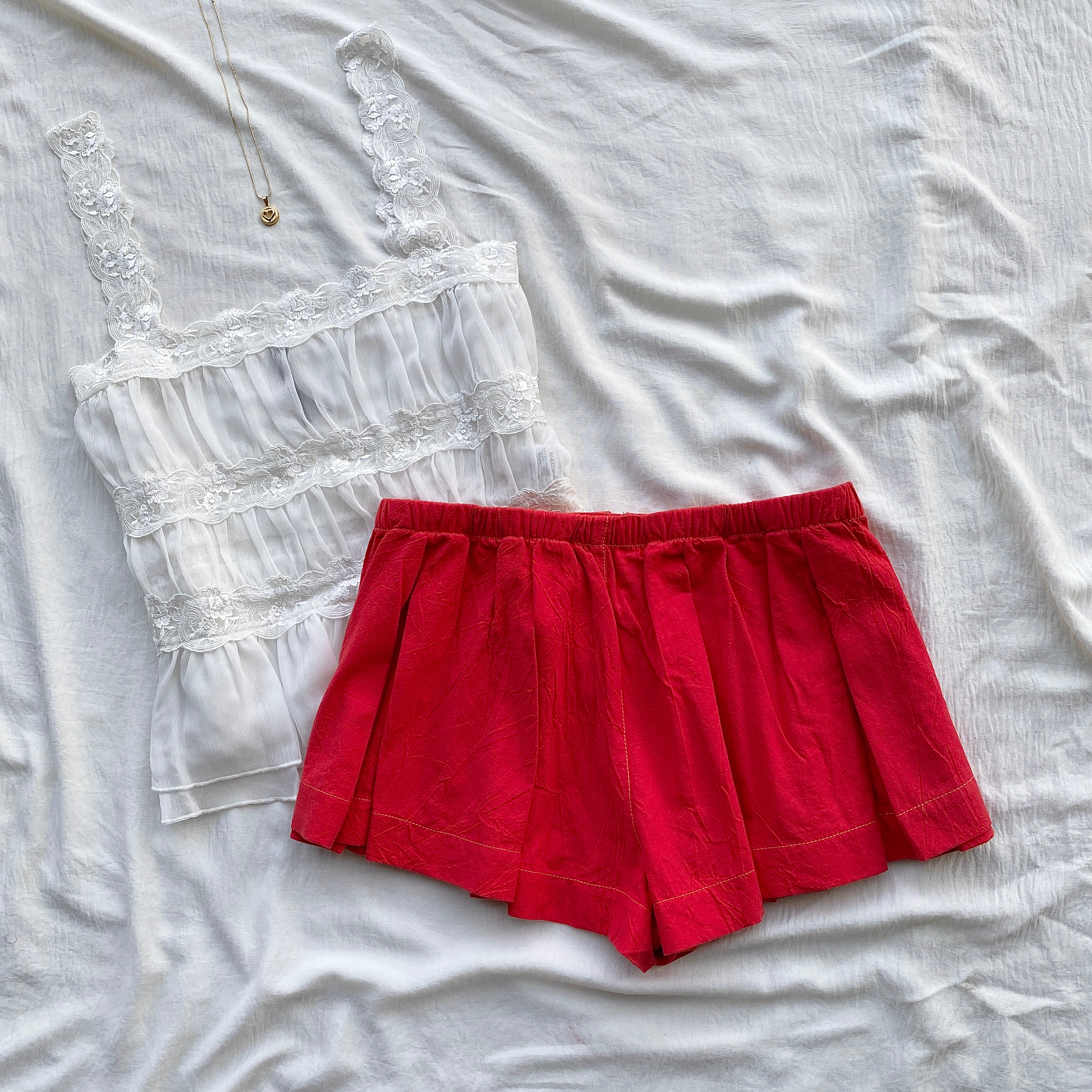 RED MINI TROUSER SHORTS (Waist : 30-34)
